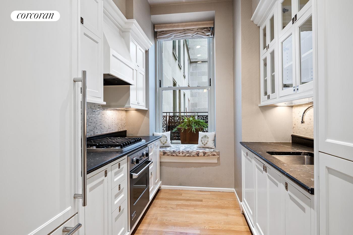 #9 photo, 1 CENTRAL Park S, マンハッタン Central Park South , NY 10019