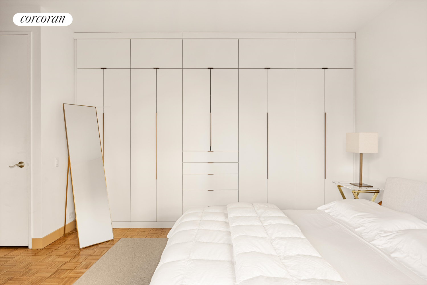 #7 photo, 100 UNITED NATIONS Plaza, マンハッタン Turtle Bay , NY 10017