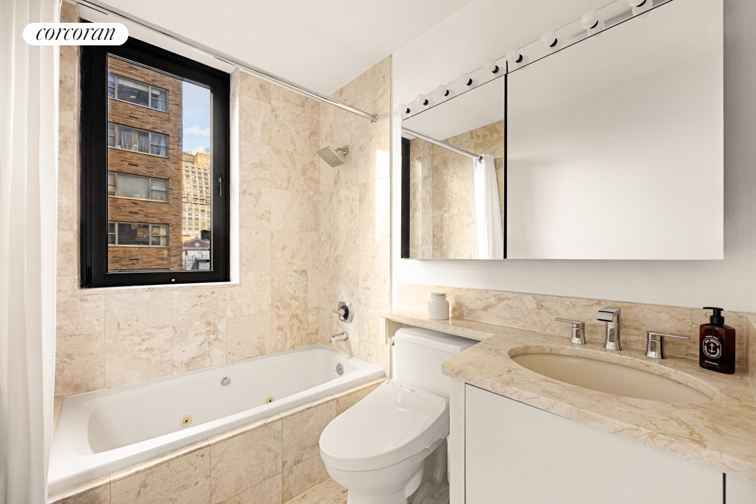 #8 photo, 100 UNITED NATIONS Plaza, マンハッタン Turtle Bay , NY 10017