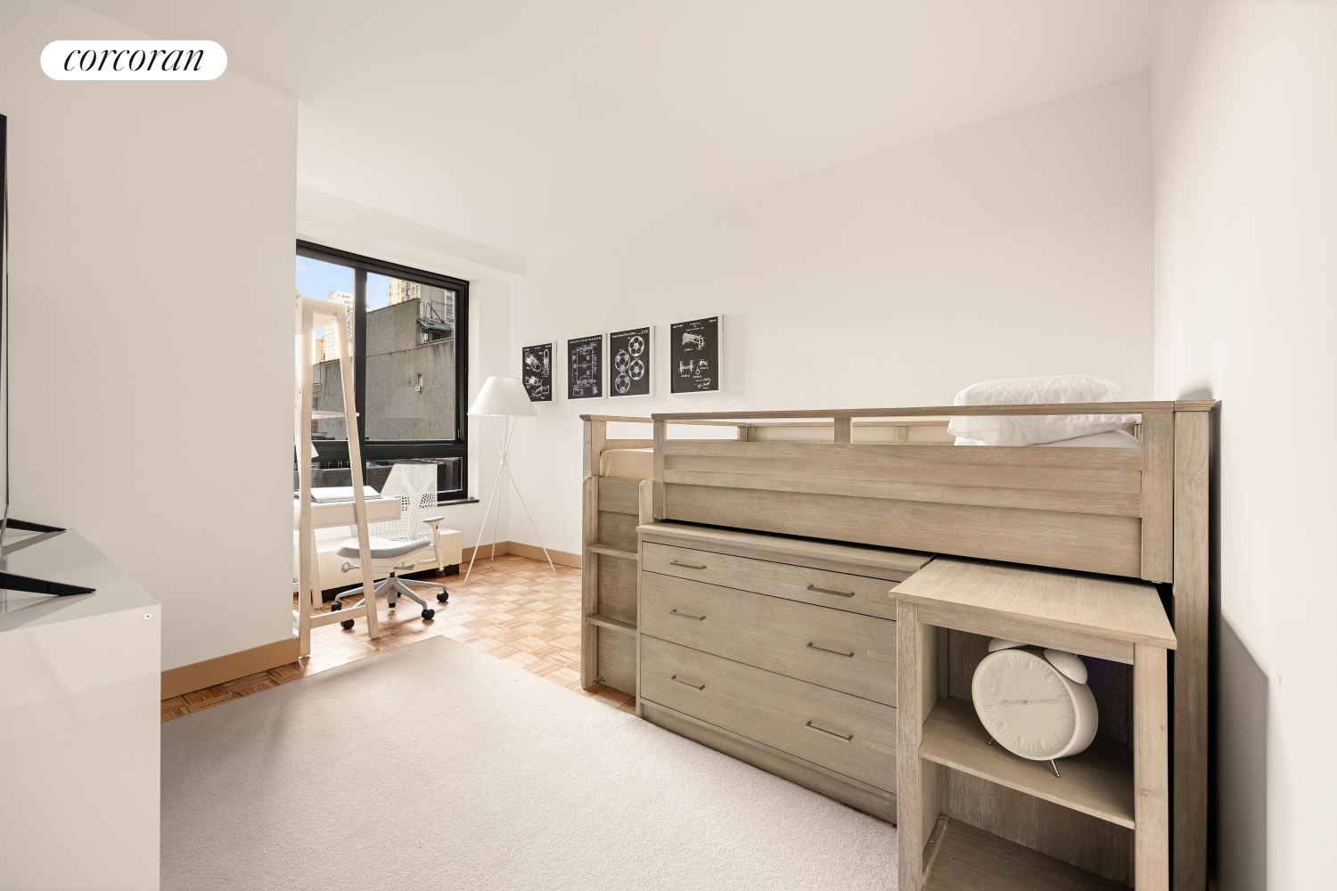 #9 photo, 100 UNITED NATIONS Plaza, マンハッタン Turtle Bay , NY 10017