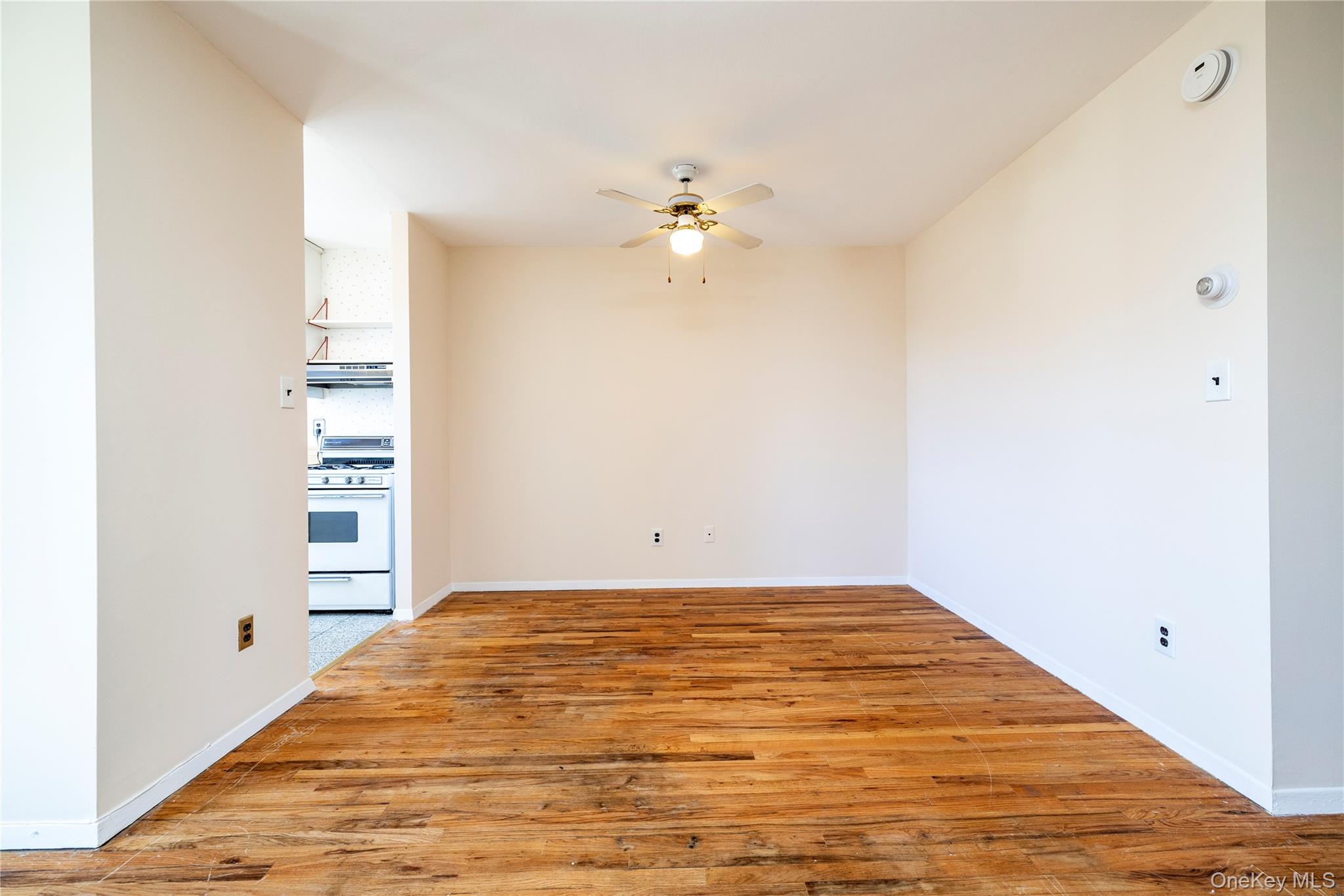 #10 photo, 75 Noble Street, Lynbrook , NY 11563