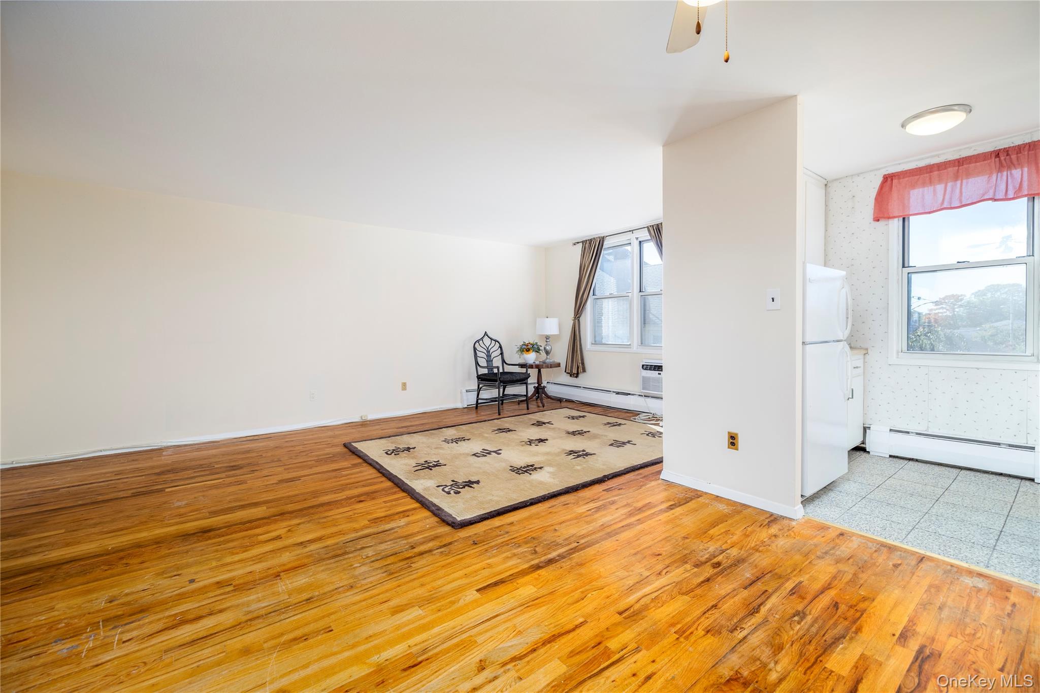 #7 photo, 75 Noble Street, Lynbrook , NY 11563