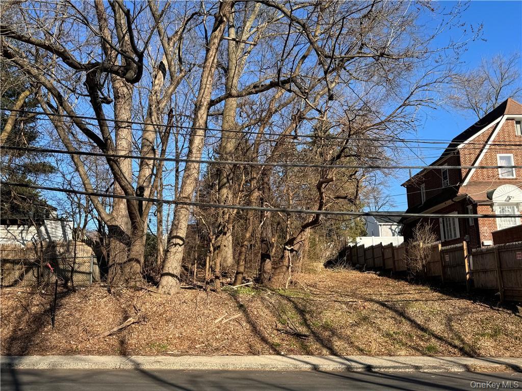 #4 photo, 824 Saw Mill River Road, Yonkers , NY 10710