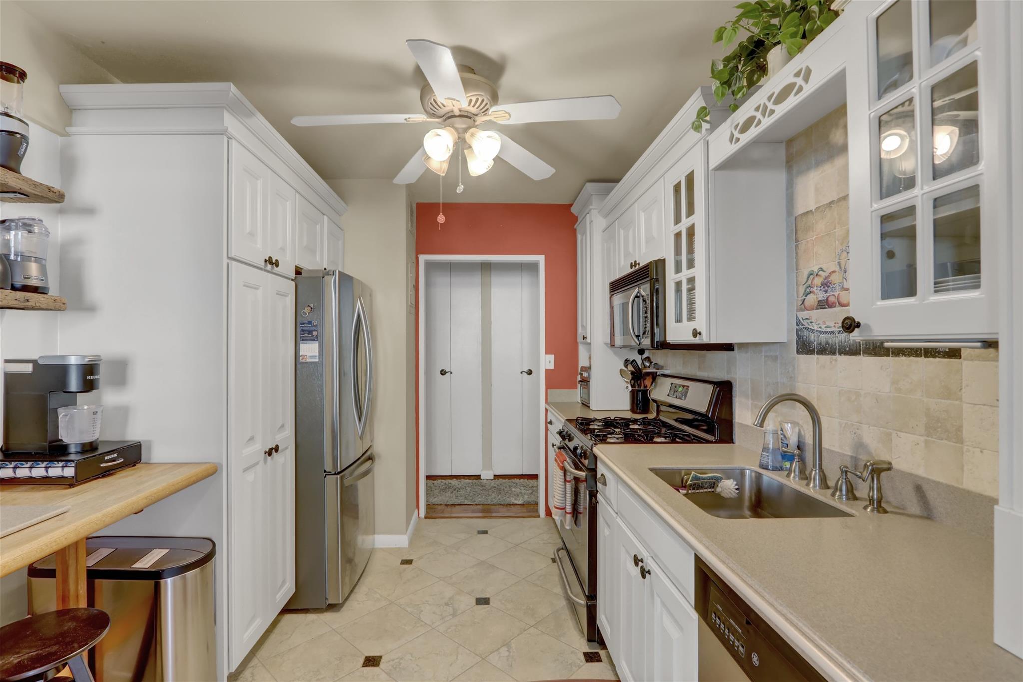 #9 photo, 700 Shore Road, מחוז נסאו Long Beach , NY 11561