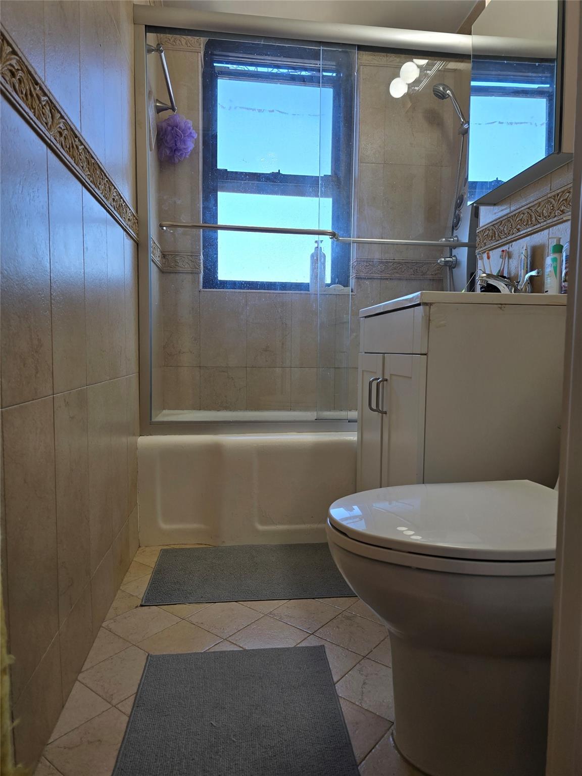 #13 photo, 99-60 63rd Road, Куинс ‖ Rego Park , NY 11374