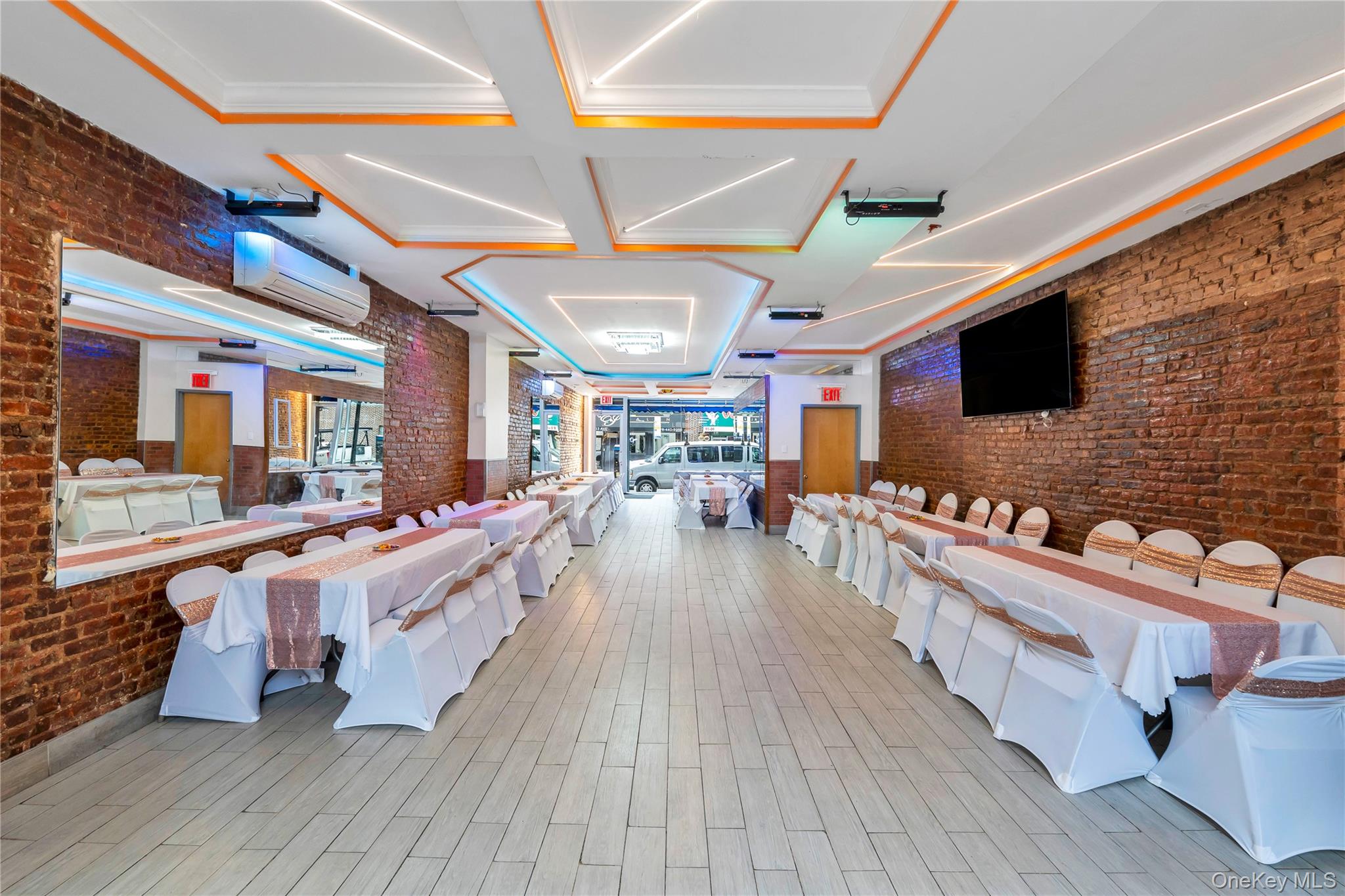 #3 photo, 91-08 43rd Ave, クイーンズ区 Elmhurst , NY 11373