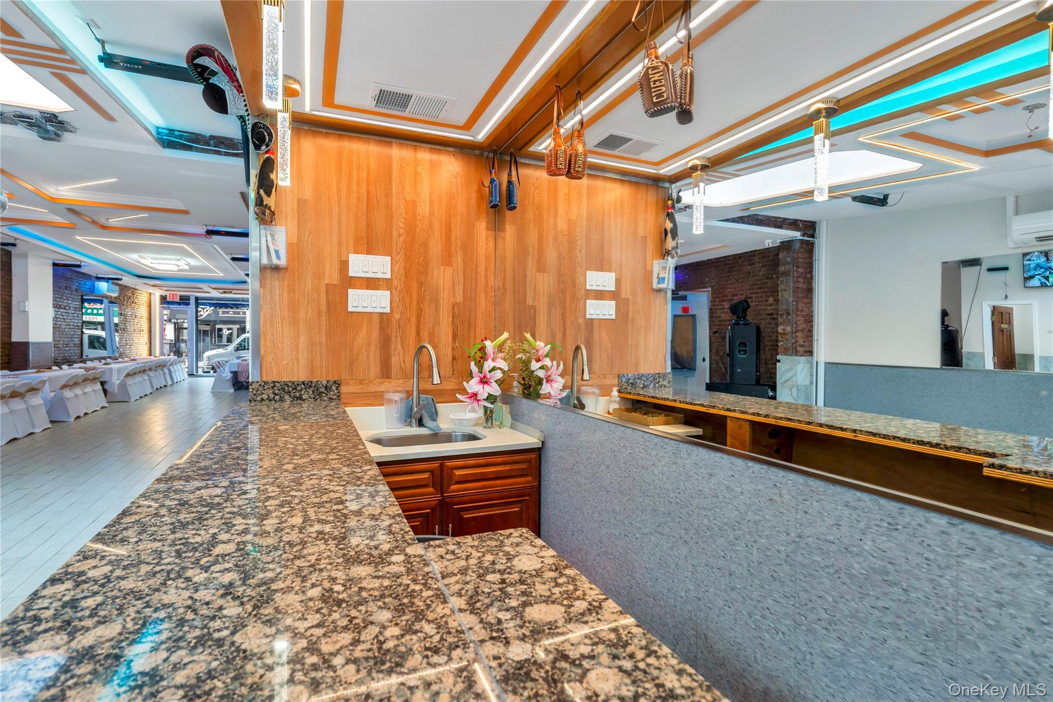 #8 photo, 91-08 43rd Ave, クイーンズ区 Elmhurst , NY 11373