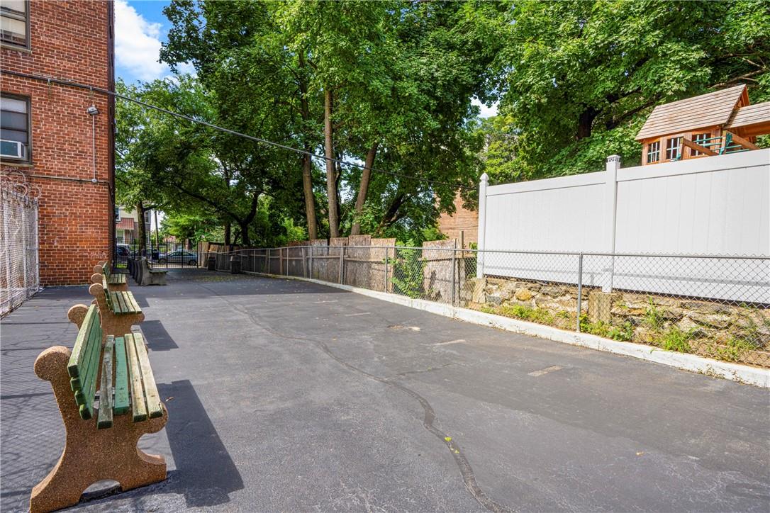 #16 photo, 740 E 232nd Street, 布朗士 Bronx , NY 10466