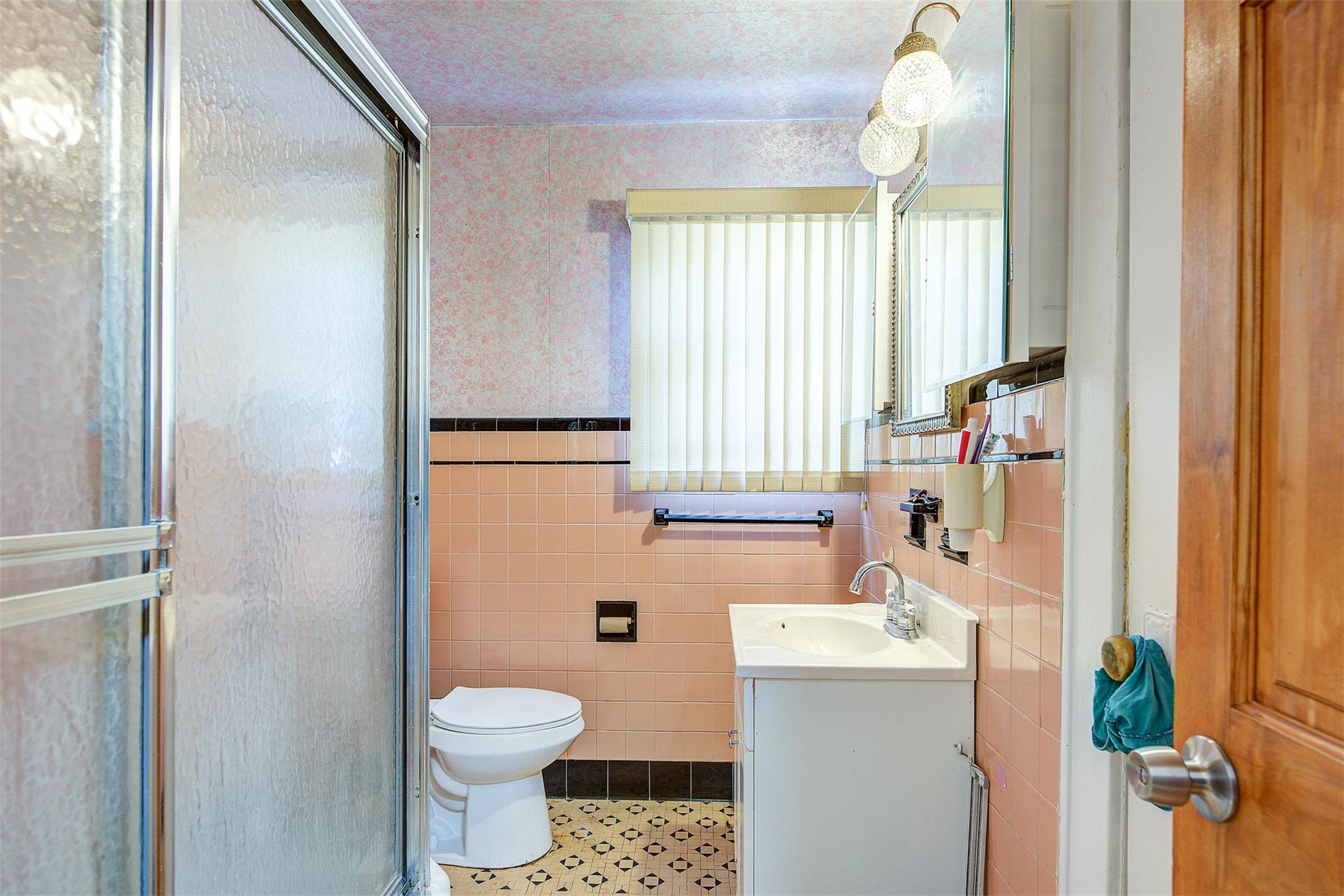 #15 photo, 89-91 215th Place, クイーンズ区 Queens Village , NY 11427