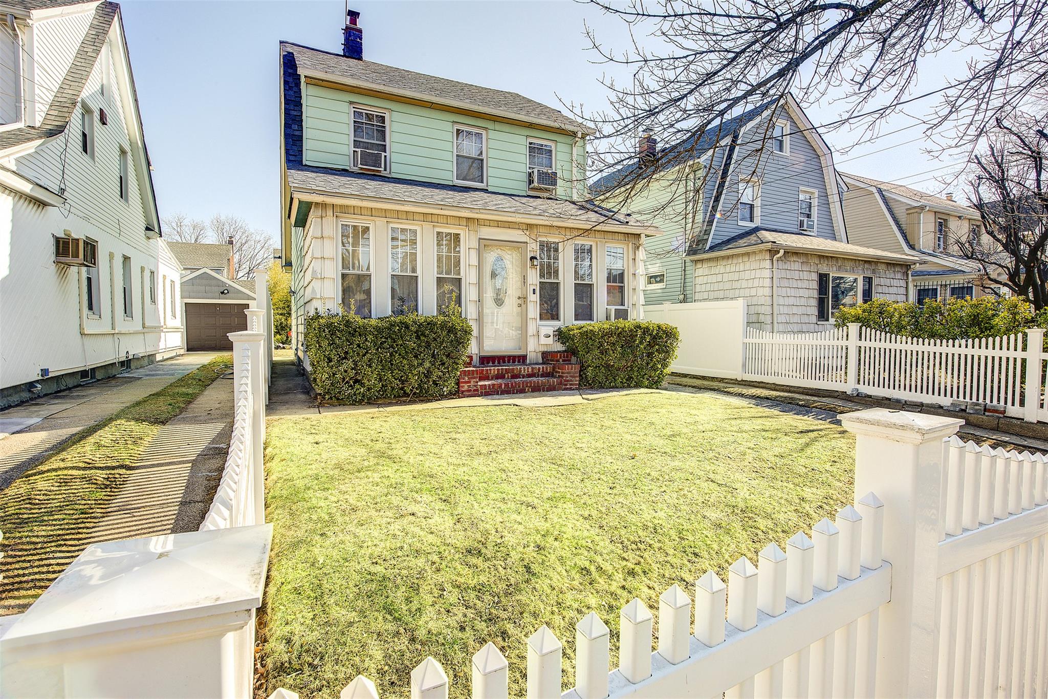 #2 photo, 89-91 215th Place, クイーンズ区 Queens Village , NY 11427