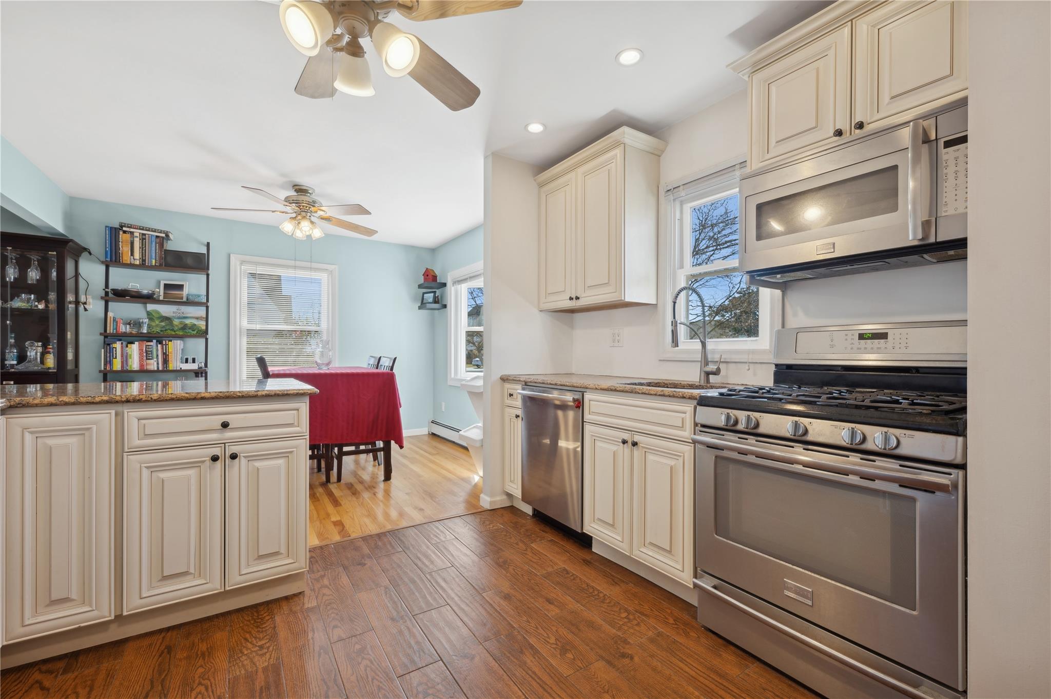 #7 photo, 95 S Bay Drive, Babylon , NY 11702