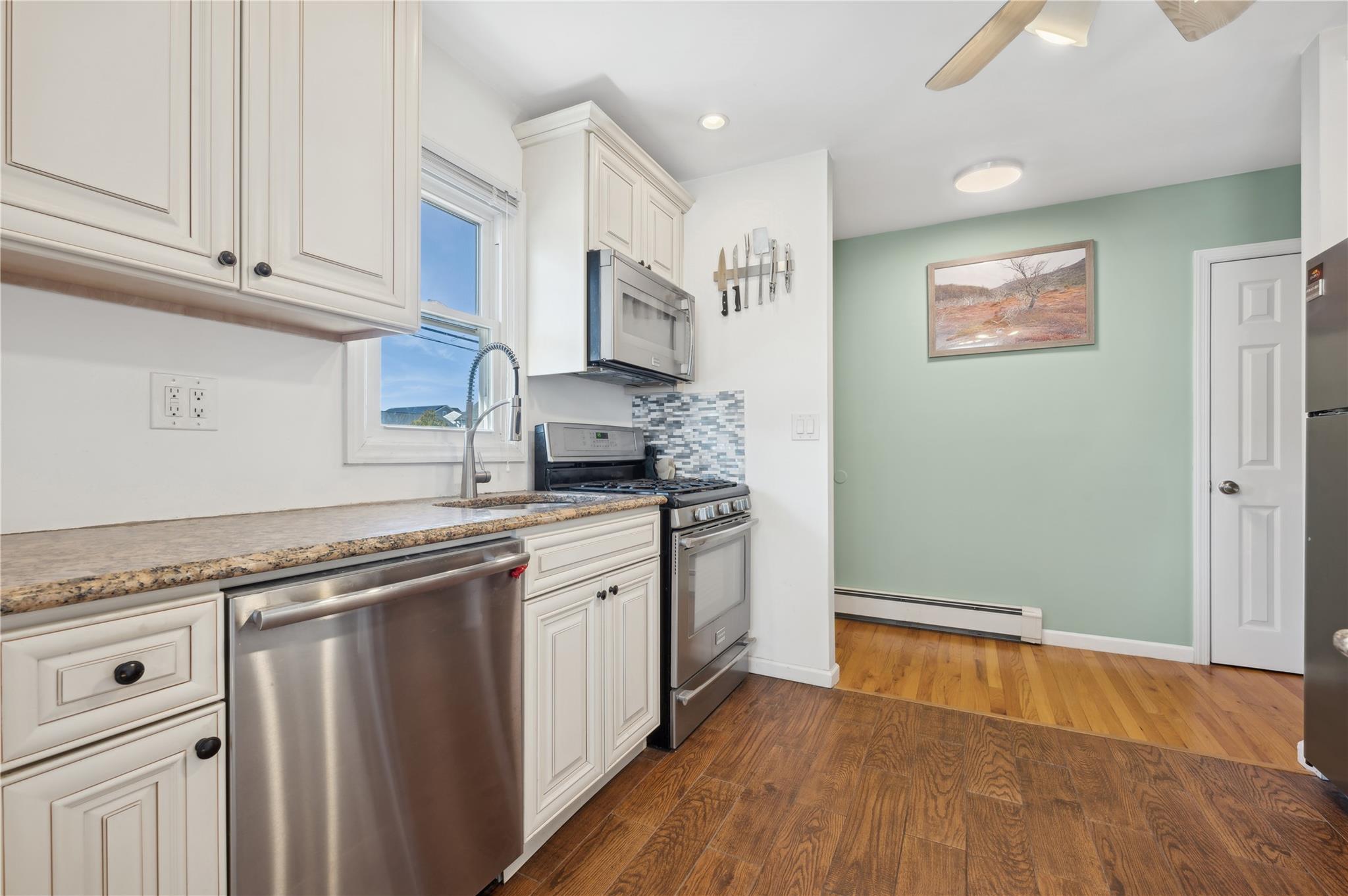 #8 photo, 95 S Bay Drive, Babylon , NY 11702