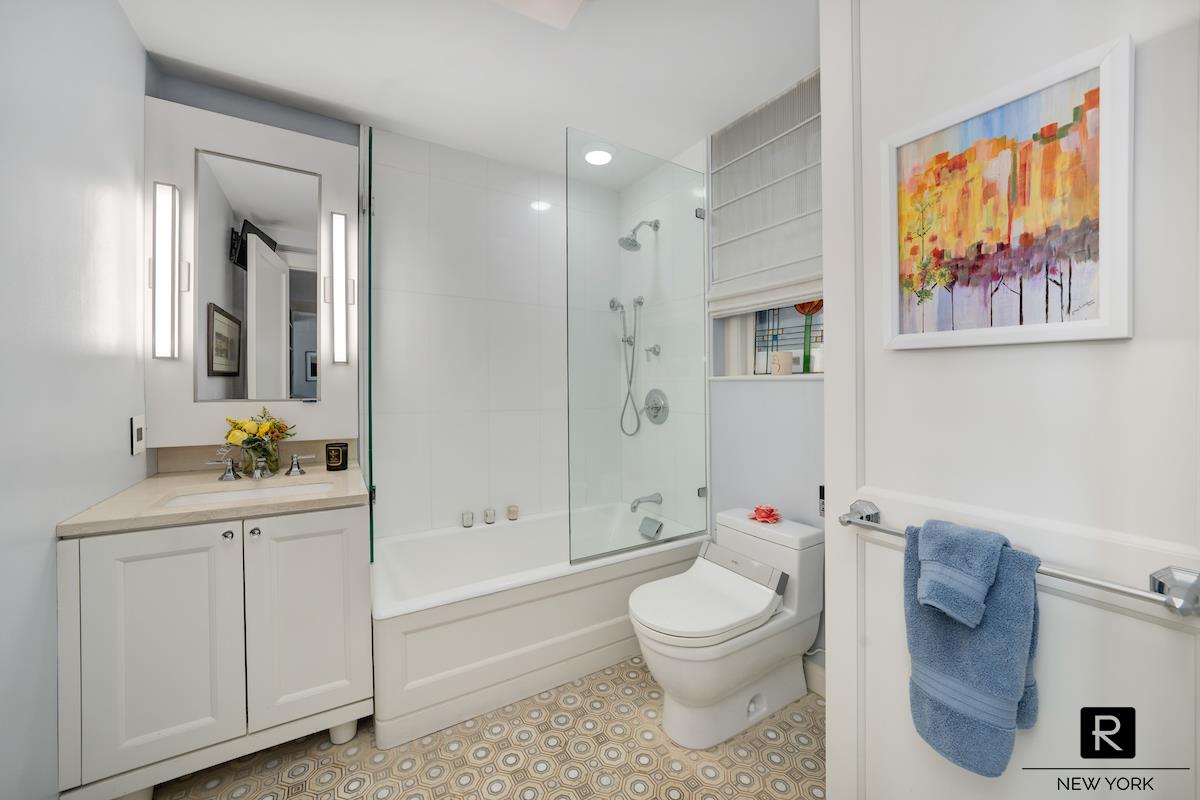 #9 photo, 330 W 72nd Street, マンハッタン Lincoln Square , NY 10023