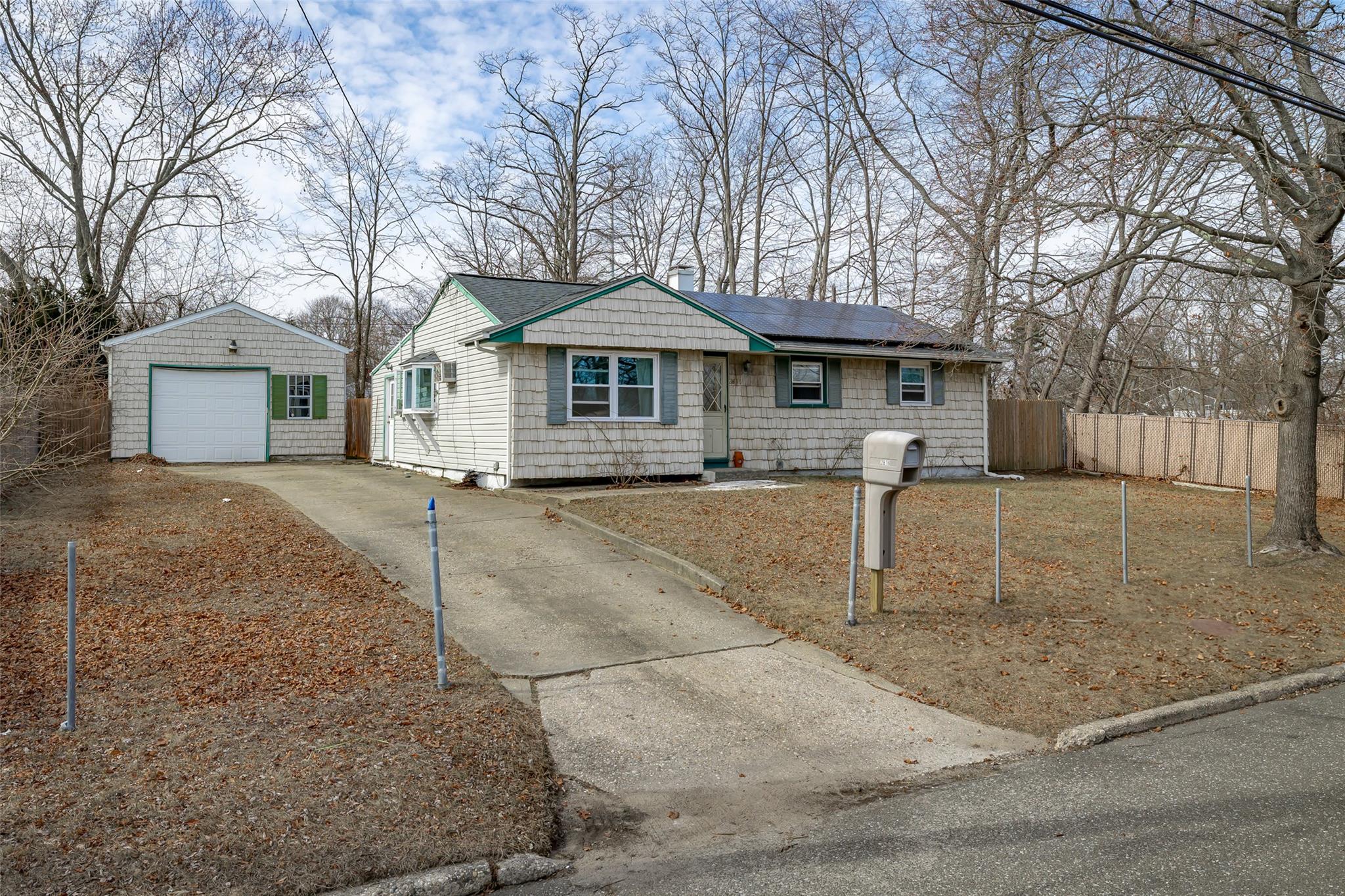 #1 photo, 2816 Falcon Avenue, Medford , NY 11763
