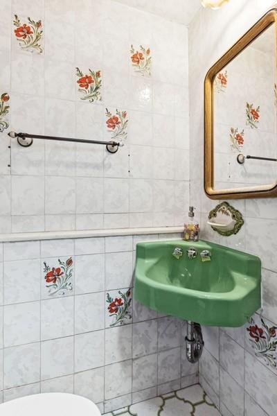 #8 photo, 108-28 65th Road, Forest Hills , NY 11375