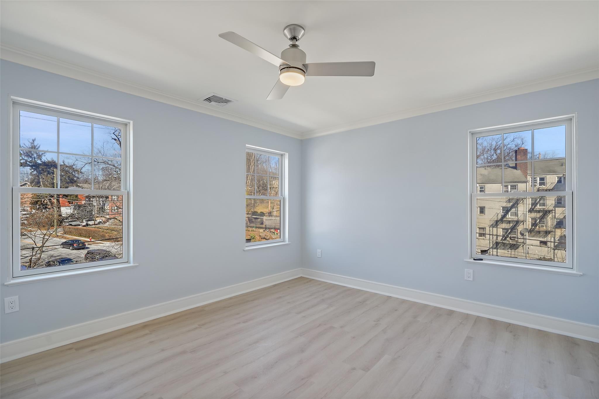 #11 photo, 52 McIntyre Street, Bronxville , NY 10708