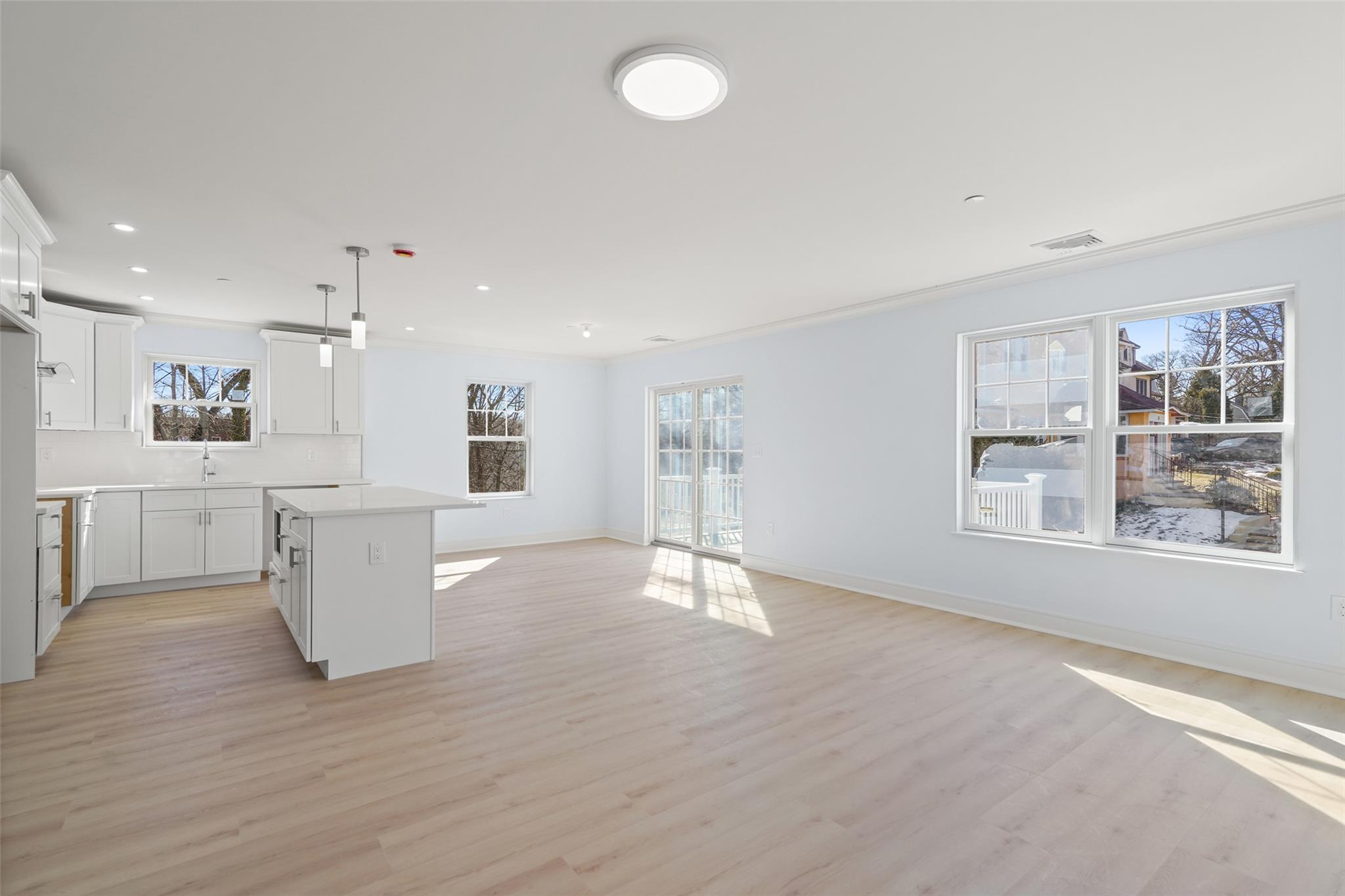 #4 photo, 52 McIntyre Street, Bronxville , NY 10708