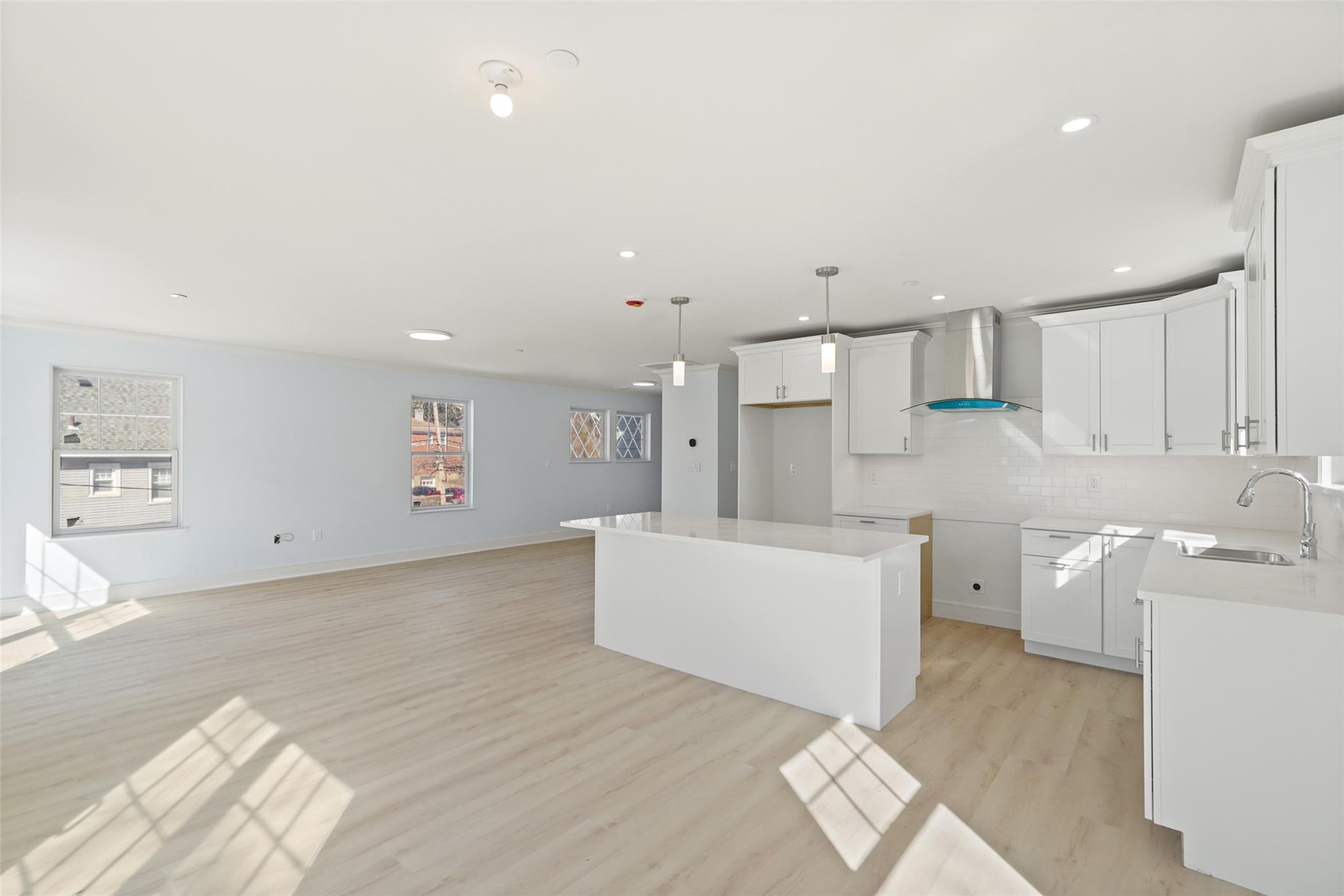 #5 photo, 52 McIntyre Street, Bronxville , NY 10708