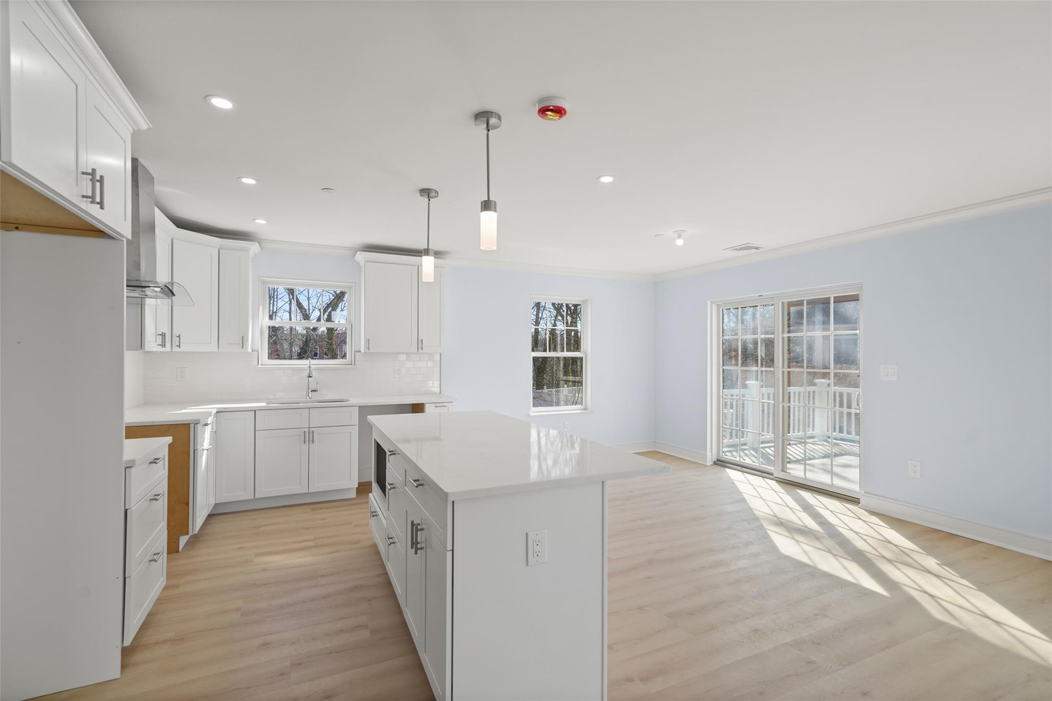 #7 photo, 52 McIntyre Street, Bronxville , NY 10708