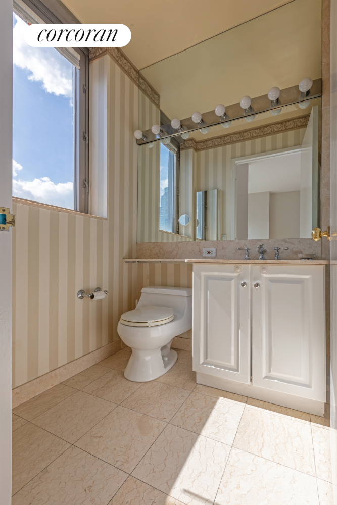 #10 photo, 2 COLUMBUS Avenue, マンハッタン Lincoln Square , NY 10019