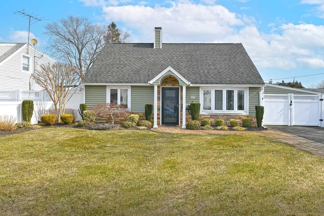 #1 photo, 1433 Harding Street, North Bellmore , NY 11710