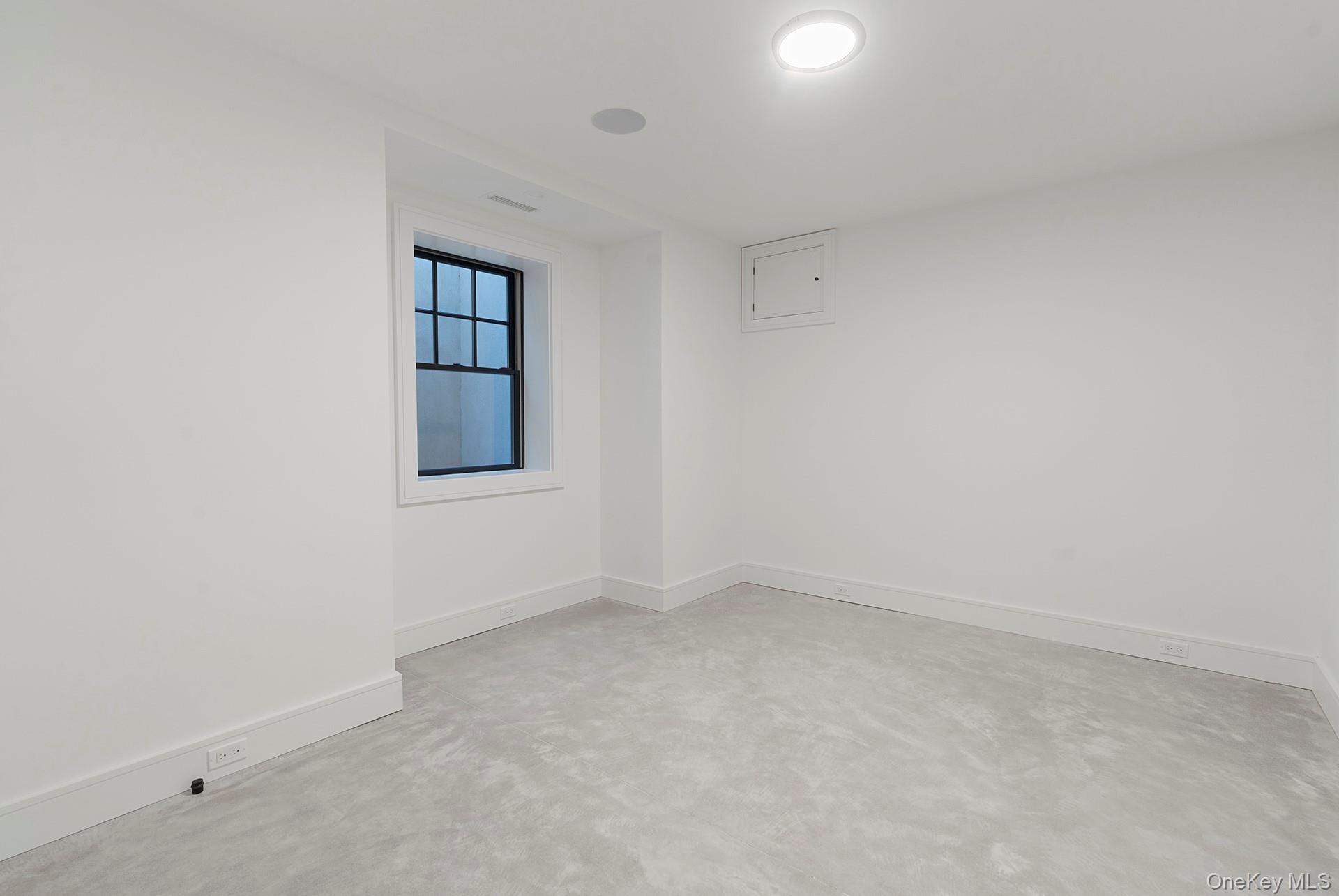 #17 photo, 46 Towhee Trail, מחוז סאפוק East Hampton , NY 11937