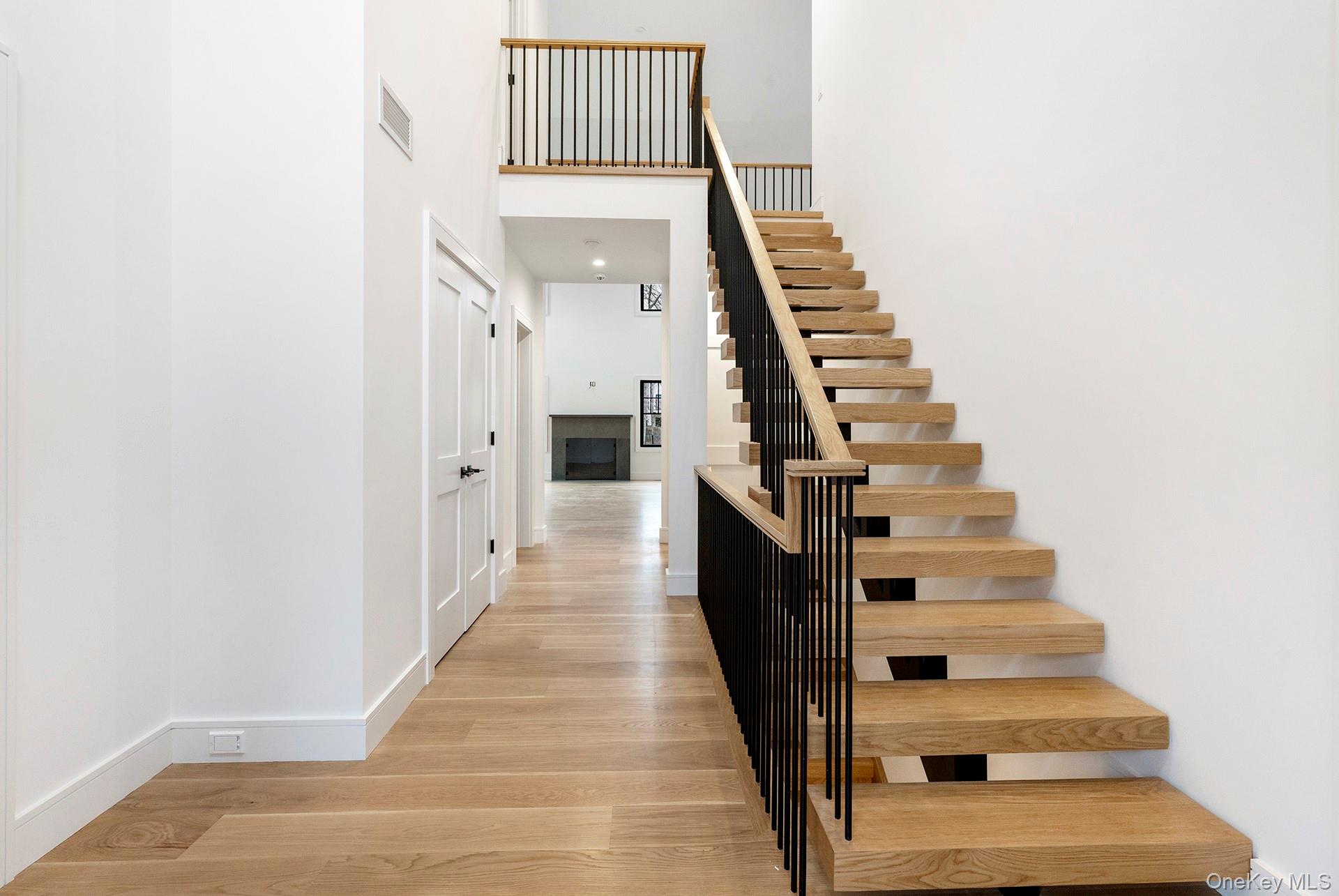 #18 photo, 46 Towhee Trail, מחוז סאפוק East Hampton , NY 11937