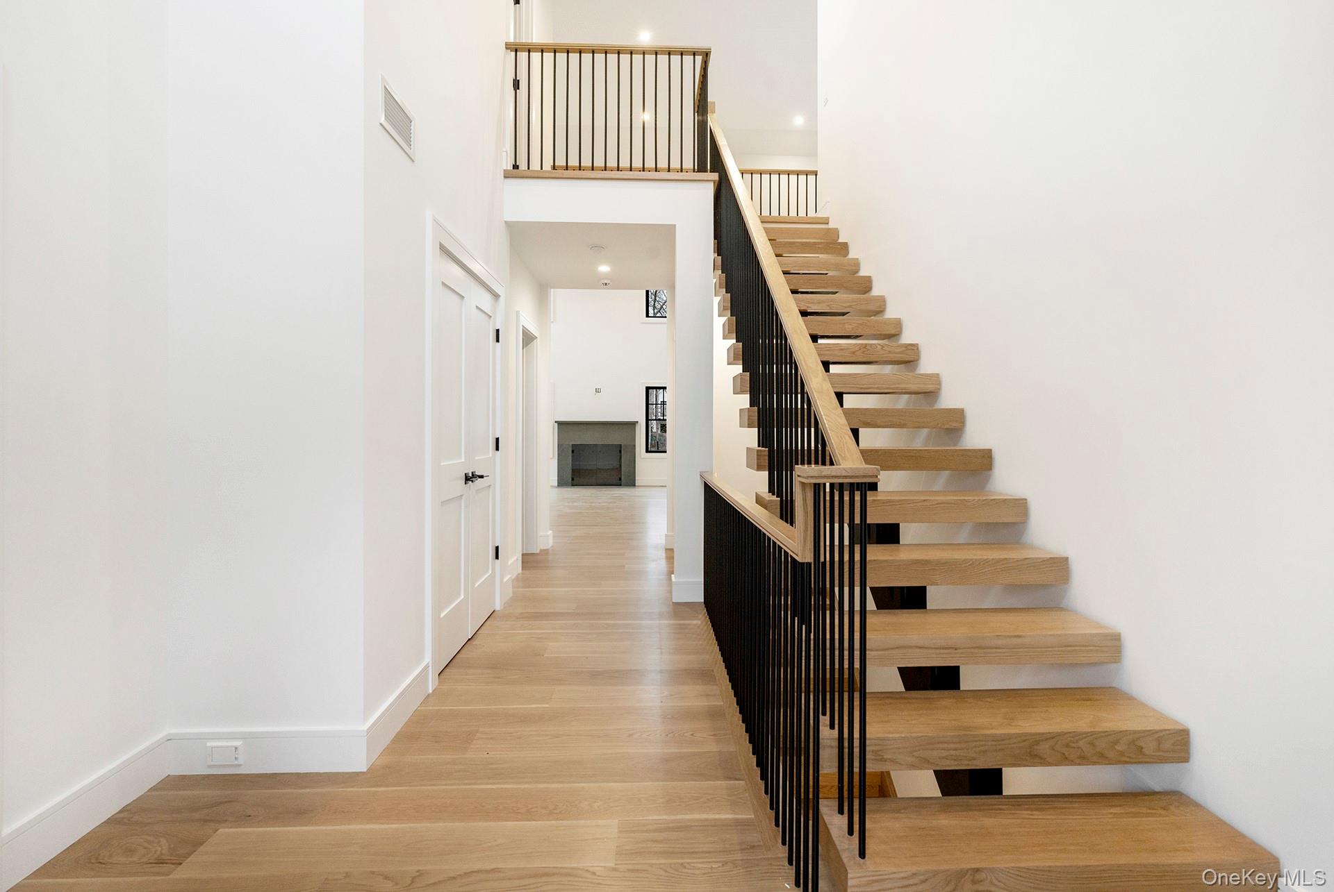 #20 photo, 46 Towhee Trail, מחוז סאפוק East Hampton , NY 11937