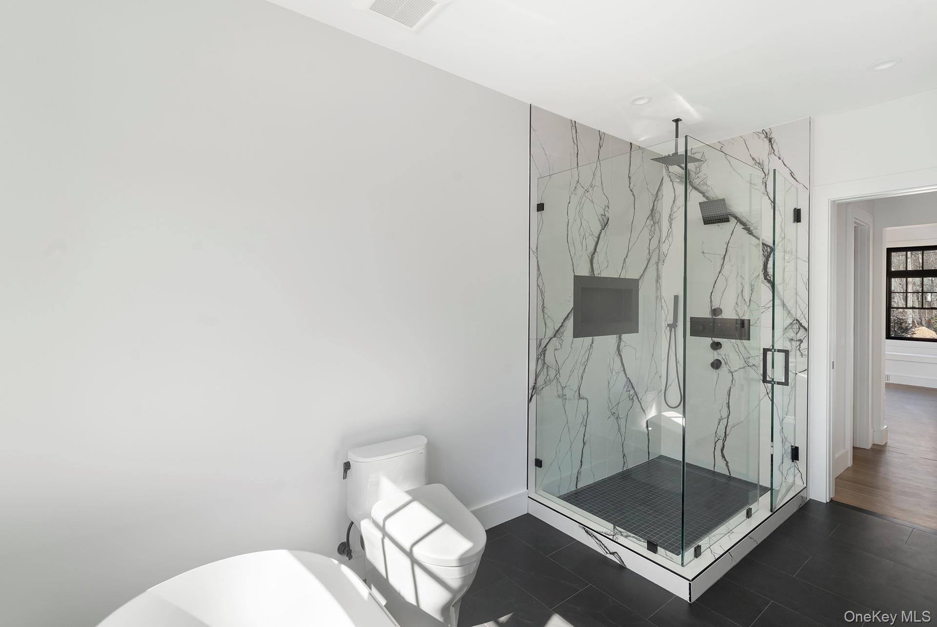 #4 photo, 46 Towhee Trail, מחוז סאפוק East Hampton , NY 11937