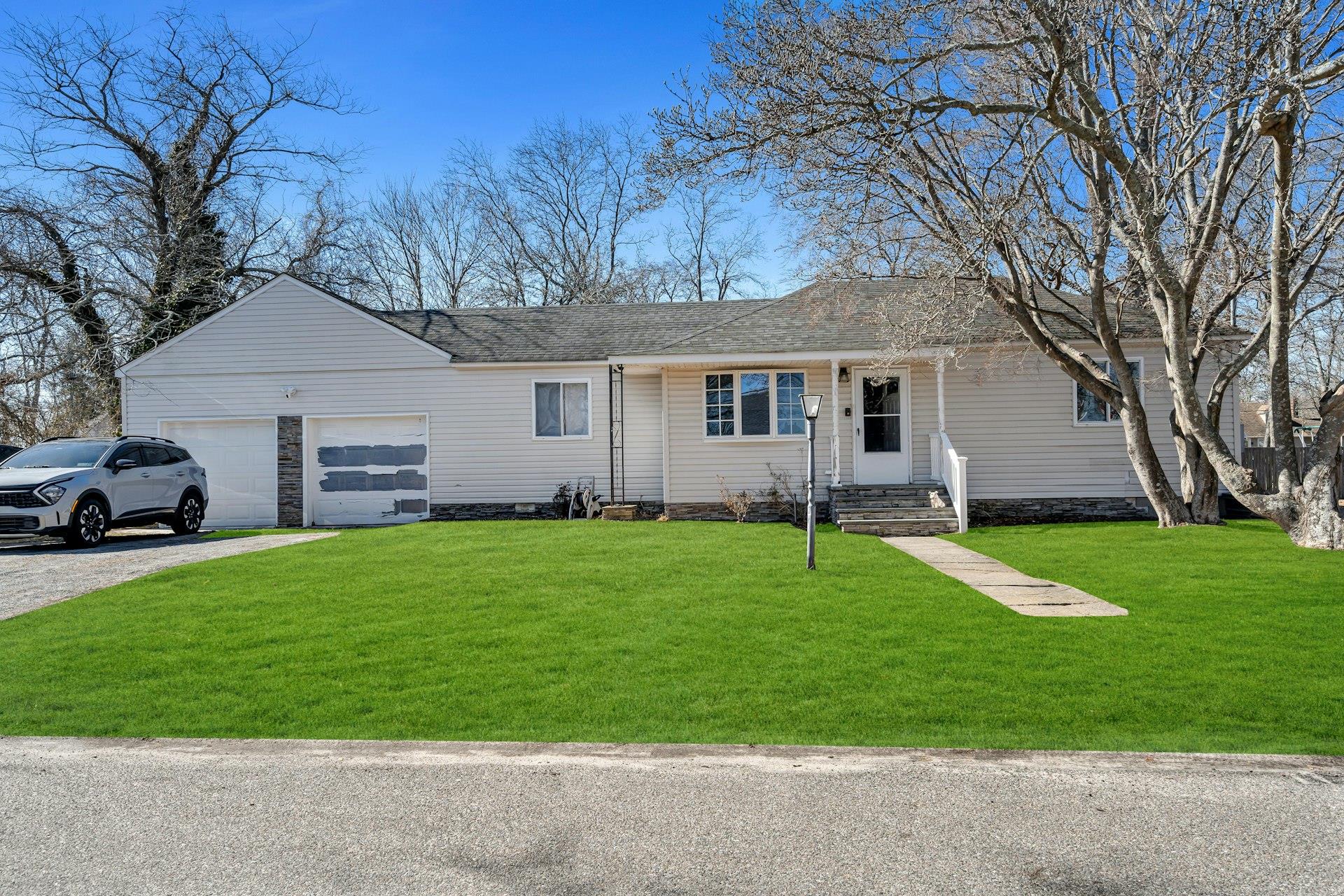 #1 photo, 60 Washington Drive, Mastic Beach , NY 11951