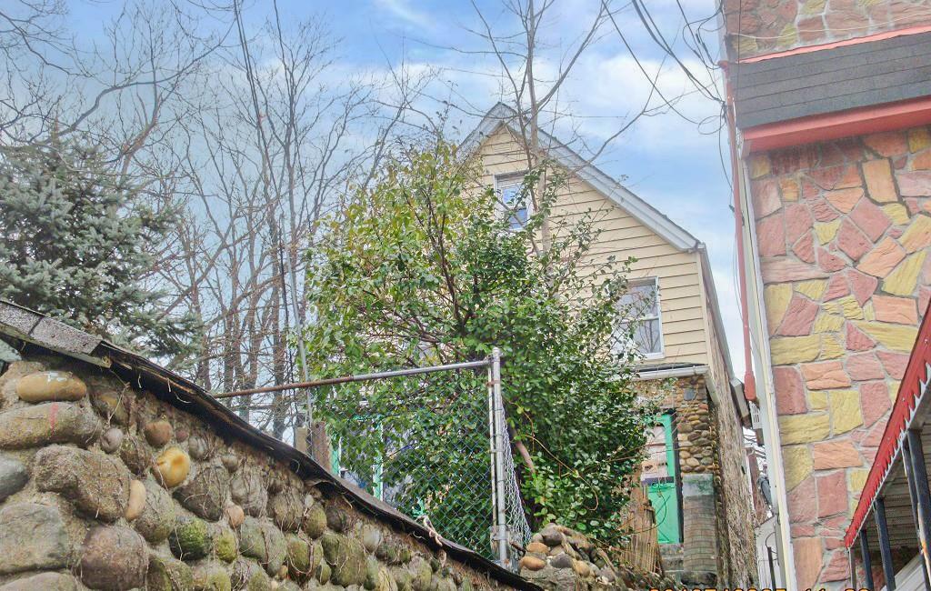 #3 photo, 3963 Duryea Avenue, Bronx , NY 10466