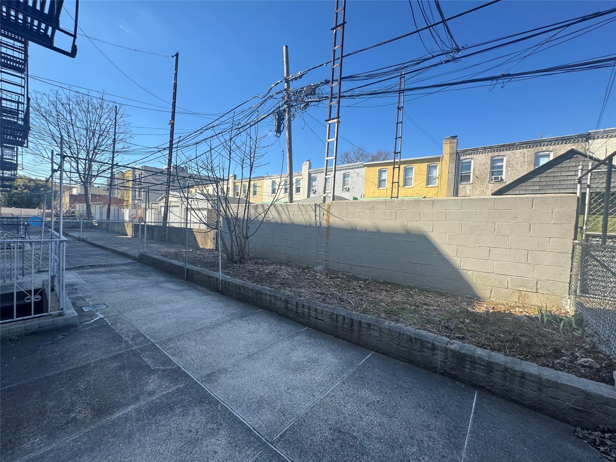 #7 photo, 30-26 49th Street, クイーンズ区 Astoria , NY 11103