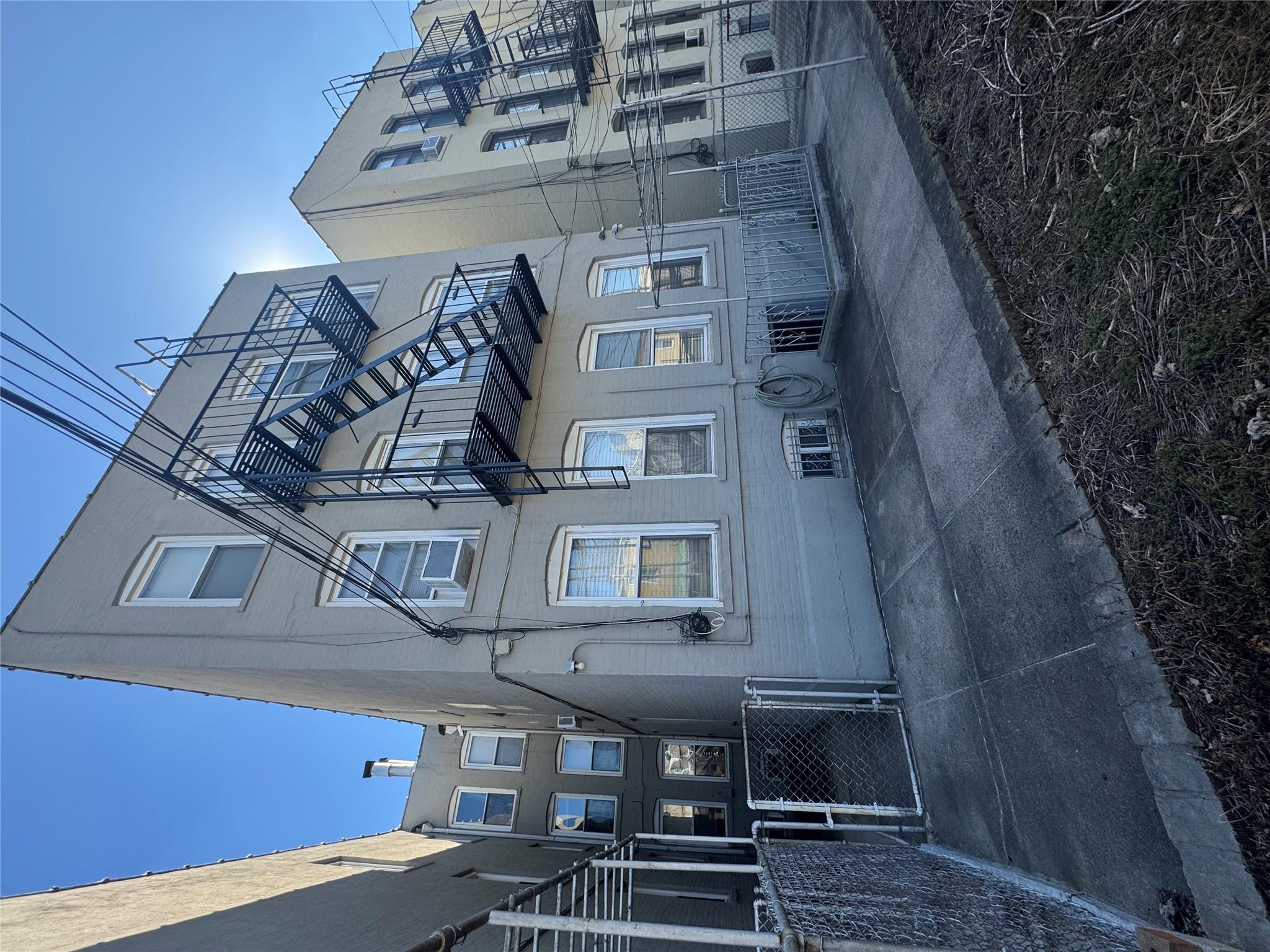 #8 photo, 30-26 49th Street, クイーンズ区 Astoria , NY 11103