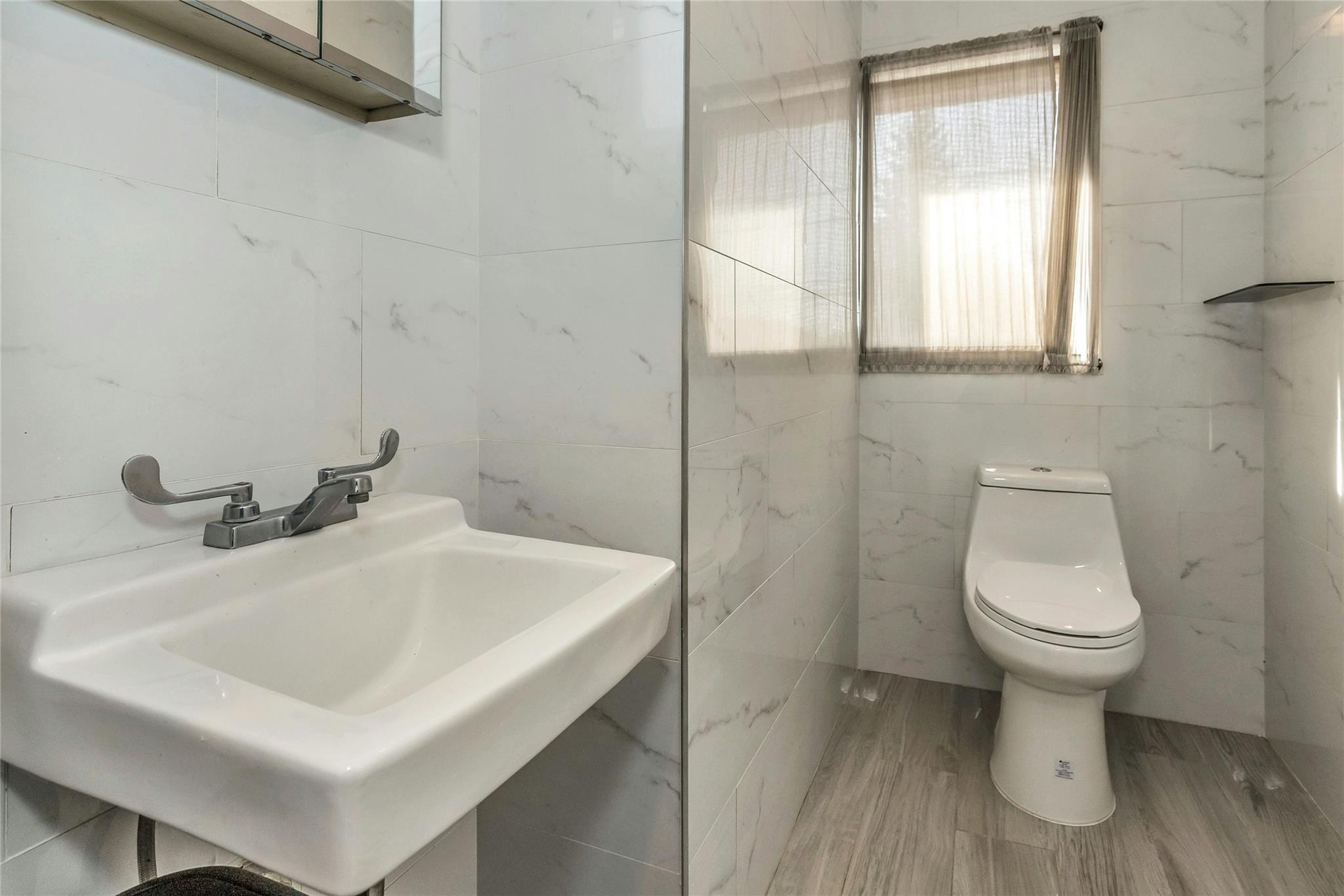 #12 photo, 558 Old Country Road, ナッソー郡 Plainview , NY 11803