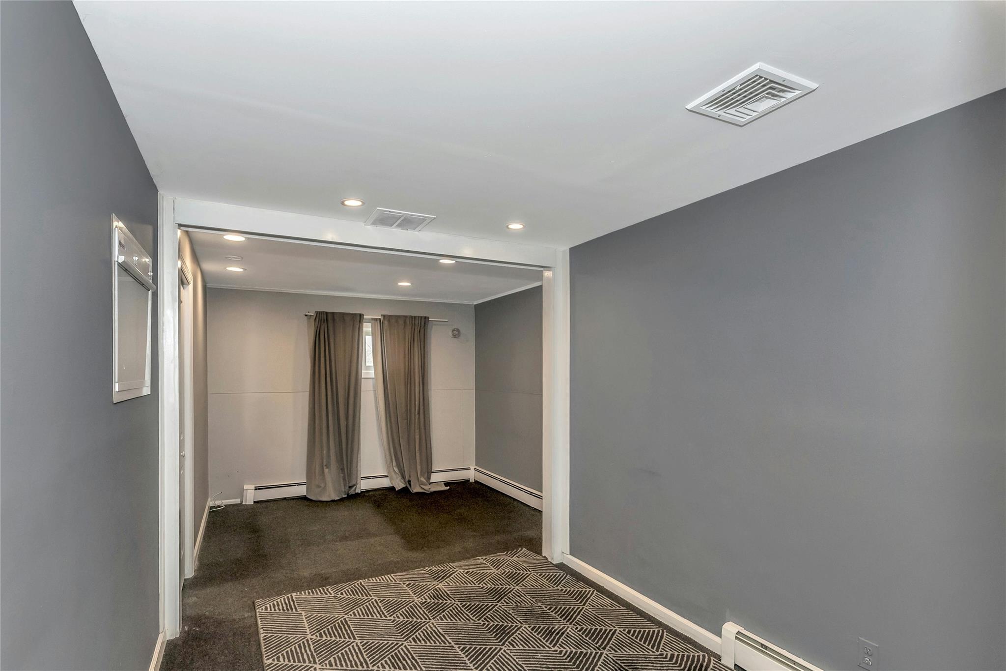 #13 photo, 558 Old Country Road, ナッソー郡 Plainview , NY 11803