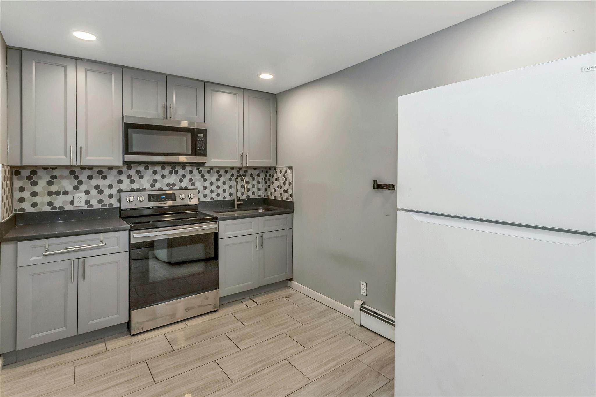 #18 photo, 558 Old Country Road, ナッソー郡 Plainview , NY 11803