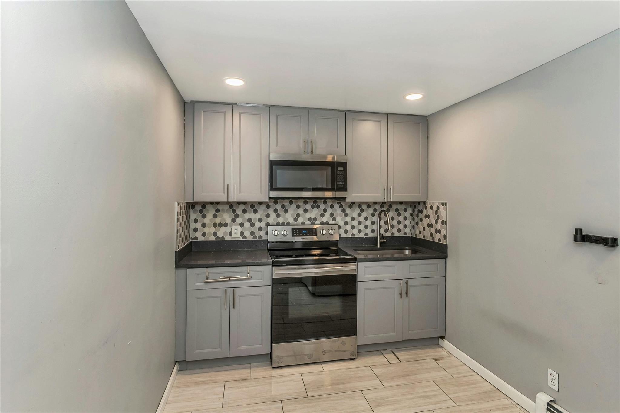 #19 photo, 558 Old Country Road, ナッソー郡 Plainview , NY 11803