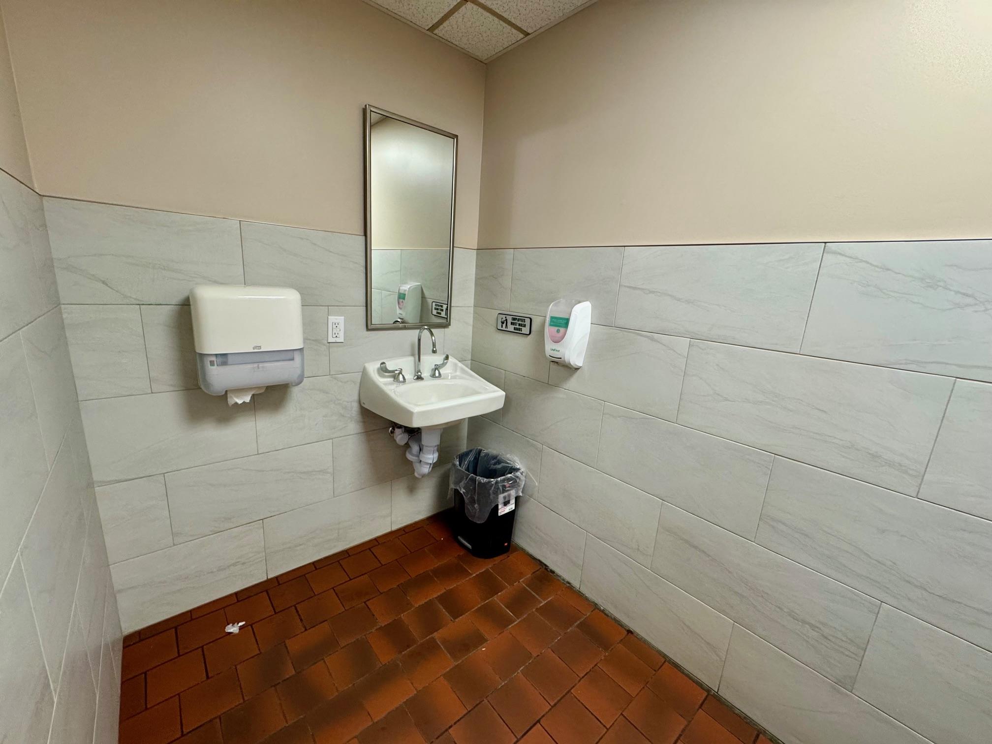 #14 photo, 200 Rockaway Avenue, ナッソー郡 Valley Stream , NY 11580