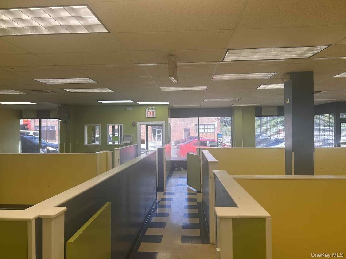 #2 photo, 2138 E East Tremont, ブロンクス区 Bronx , NY 10462