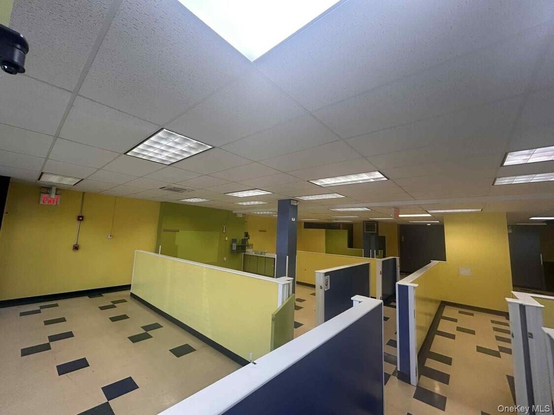 #4 photo, 2138 E East Tremont, ブロンクス区 Bronx , NY 10462