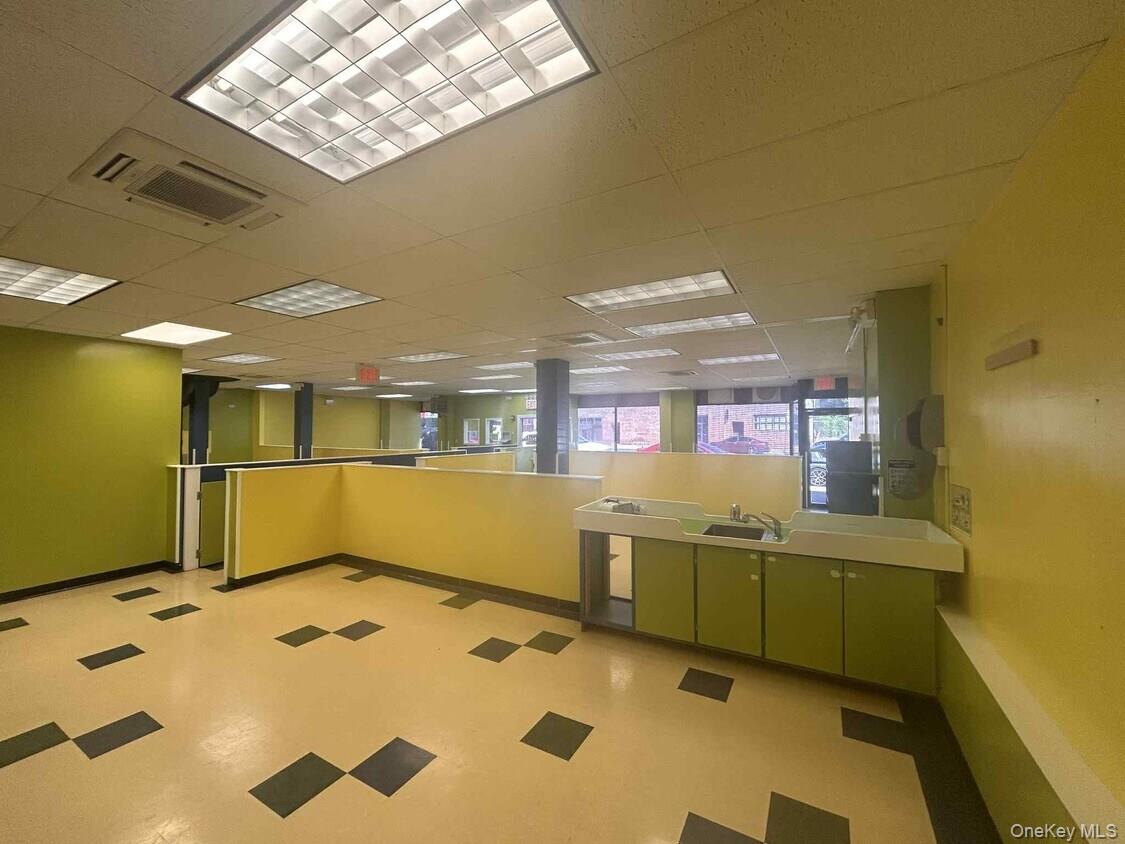 #5 photo, 2138 E East Tremont, ブロンクス区 Bronx , NY 10462