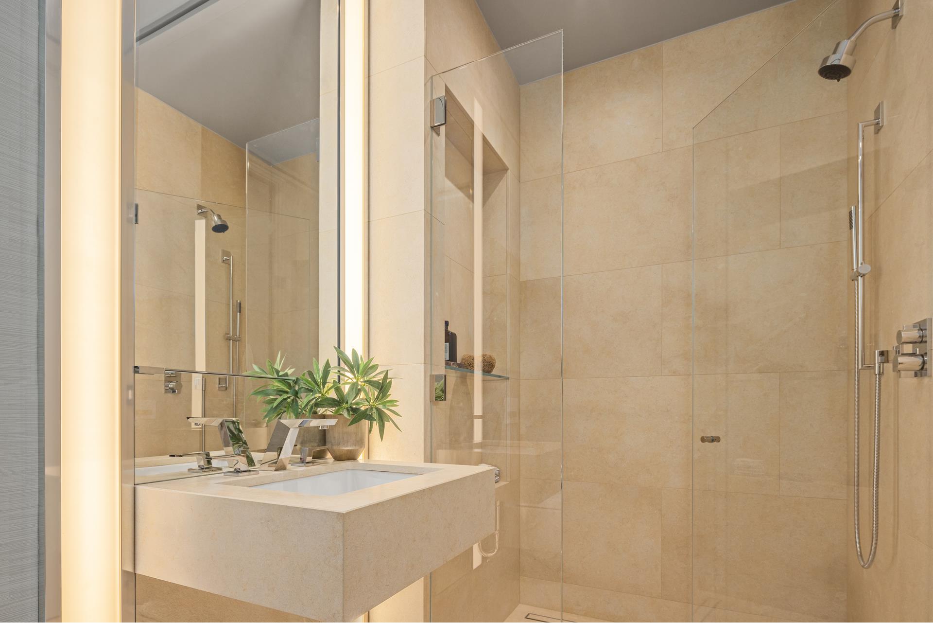 #13 photo, 53 W 53RD Street, マンハッタン Midtown , NY 10019