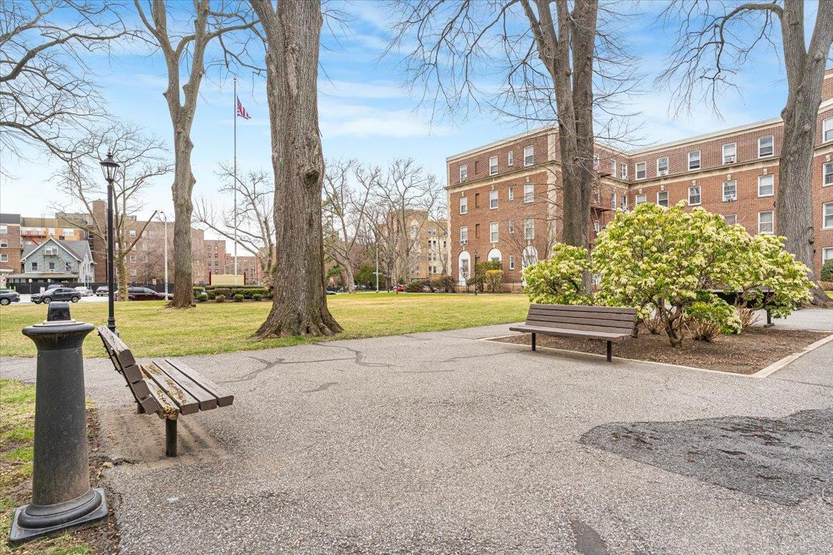 #17 photo, 445 Gramatan Avenue, Mount Vernon , NY 10552