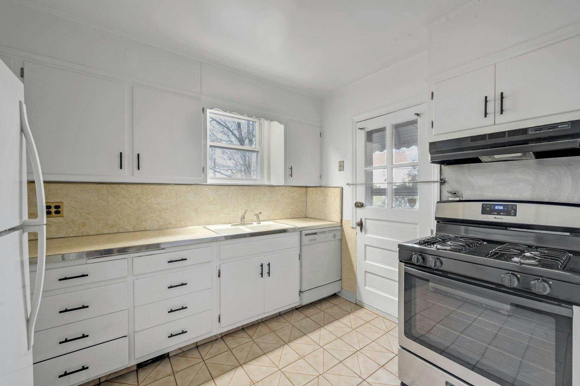 #9 photo, 3203 Parsifal Place, Bronx , NY 10465