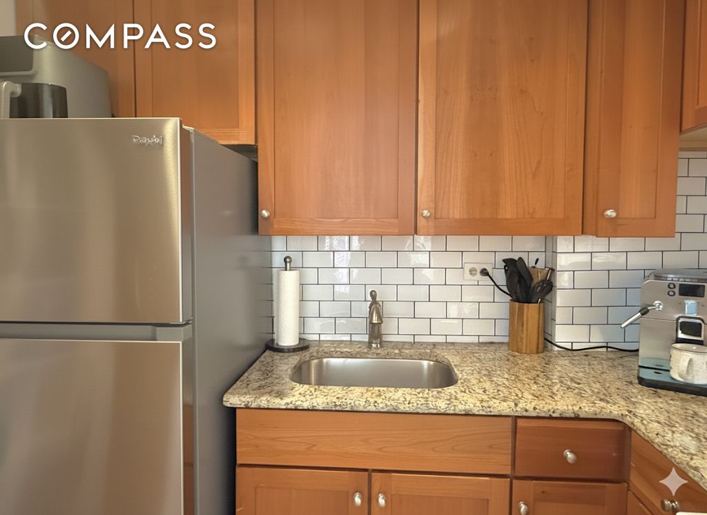 #5 photo, 200 E 27th Street, Kips Bay , NY 10016