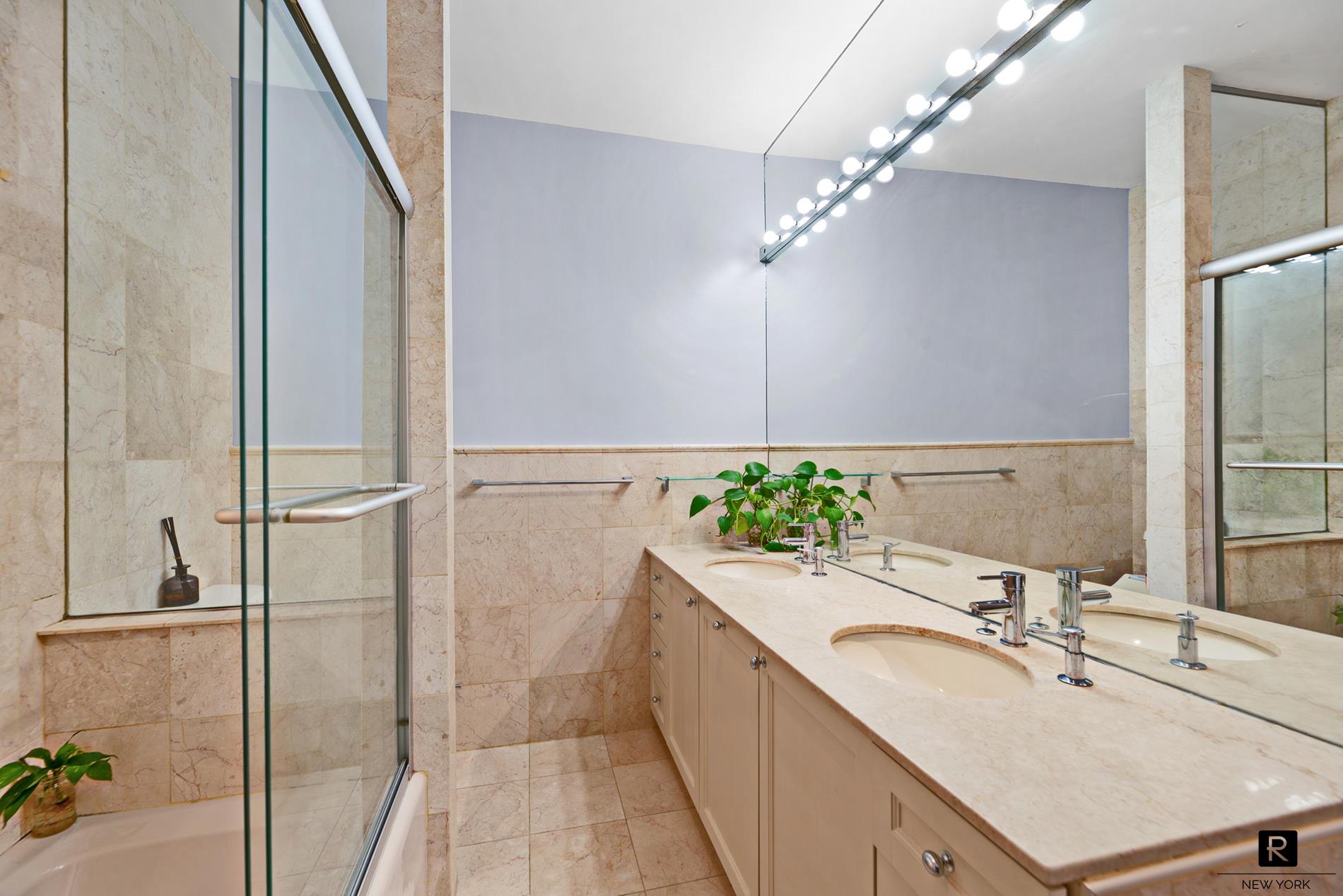 #10 photo, 240 E 47th Street, マンハッタン Turtle Bay , NY 10017