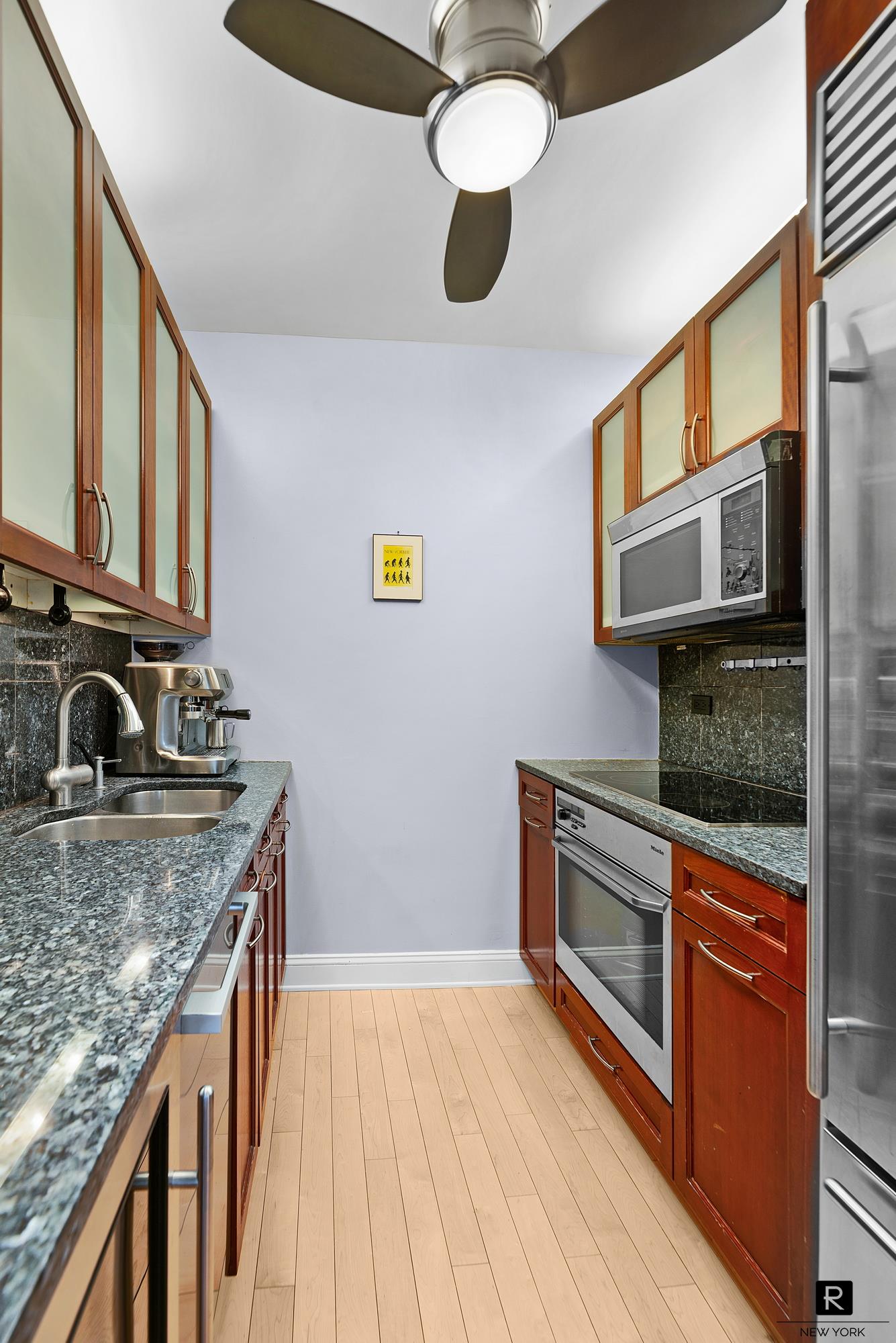 #7 photo, 240 E 47th Street, マンハッタン Turtle Bay , NY 10017