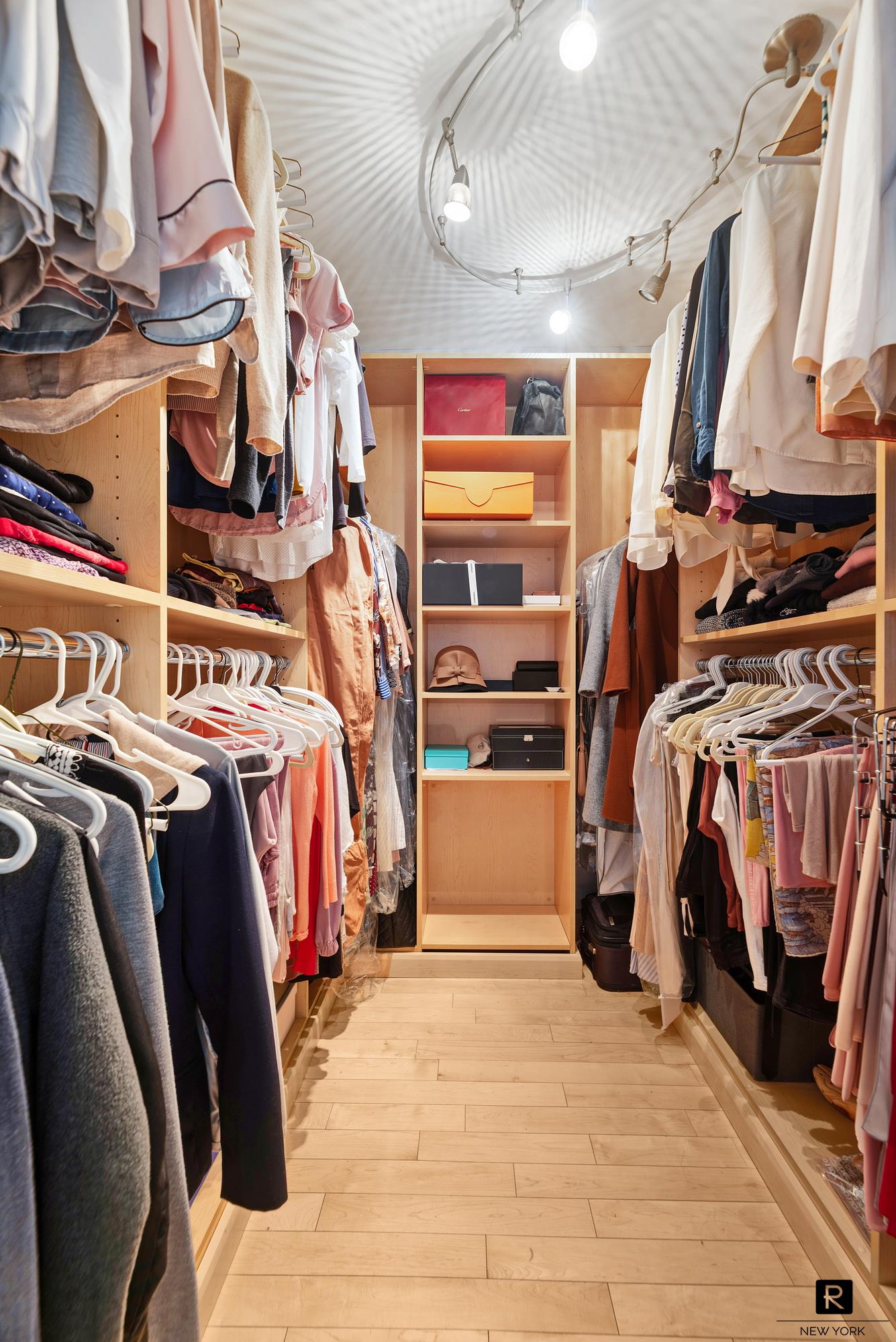 #9 photo, 240 E 47th Street, マンハッタン Turtle Bay , NY 10017