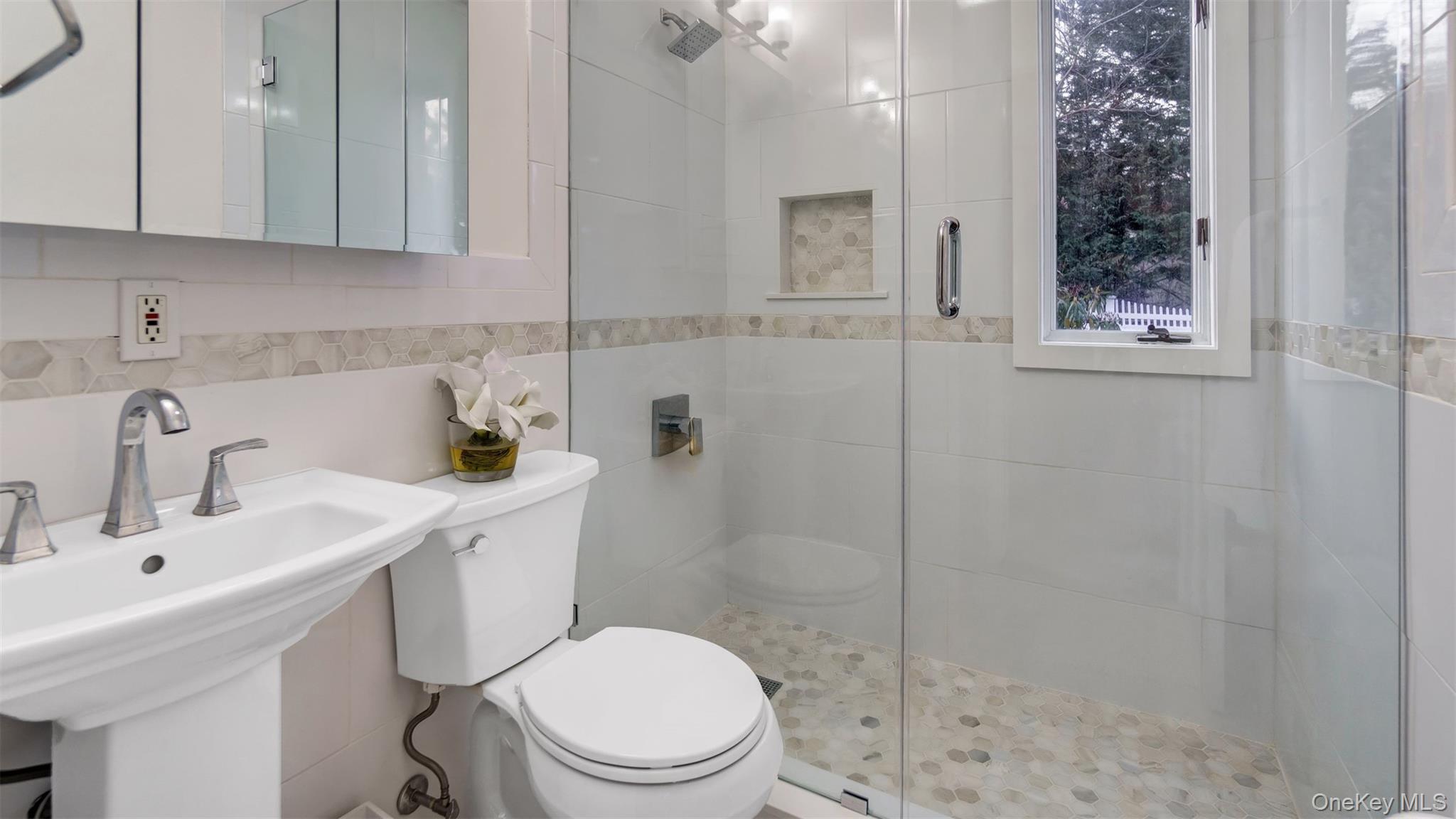 #16 photo, 5225 Peconic Bay Boulevard, 東長島 Laurel , NY 11948