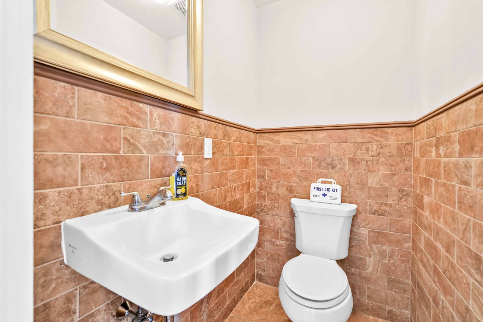 #4 photo, 405  Gates Avenue, ブルックリン区 Bedford-Stuyvesant , NY 11216